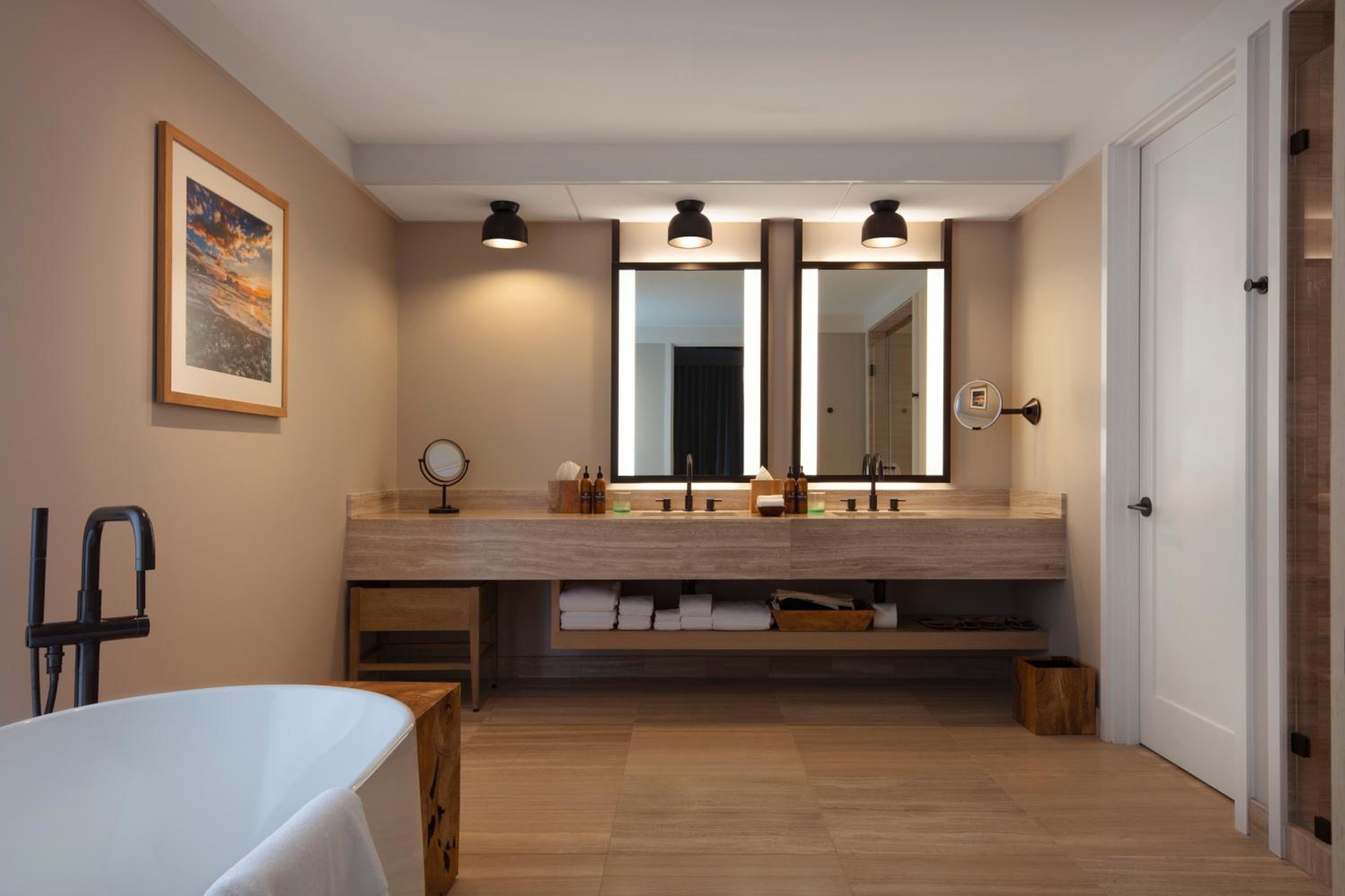 One Bedroom Suite (Non Smoking)