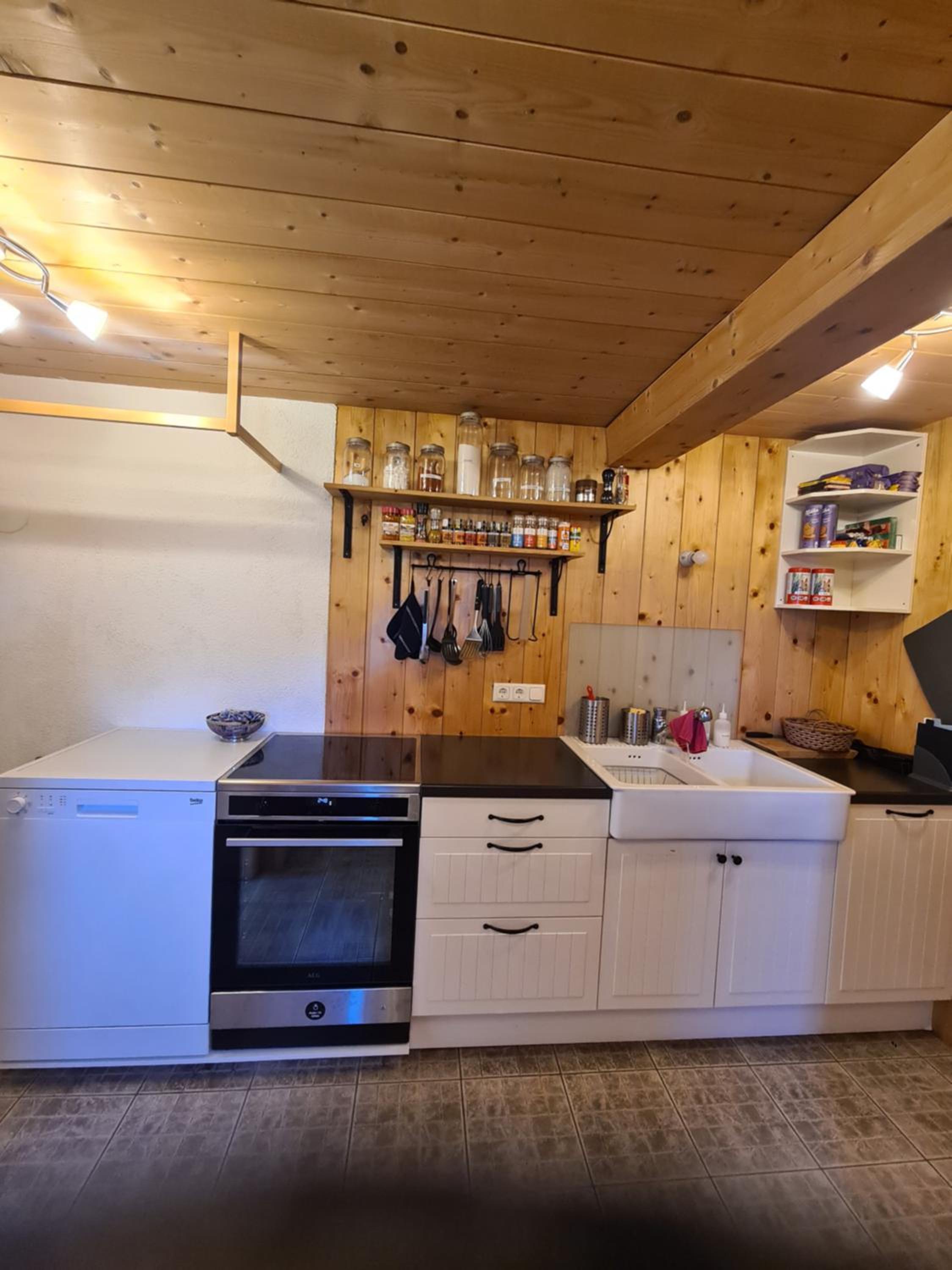 Four-Bedroom House photo 2