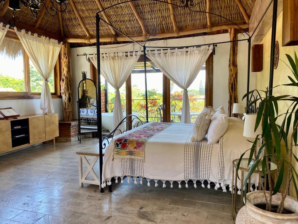 Suite Palapa Lake View - Photo 1