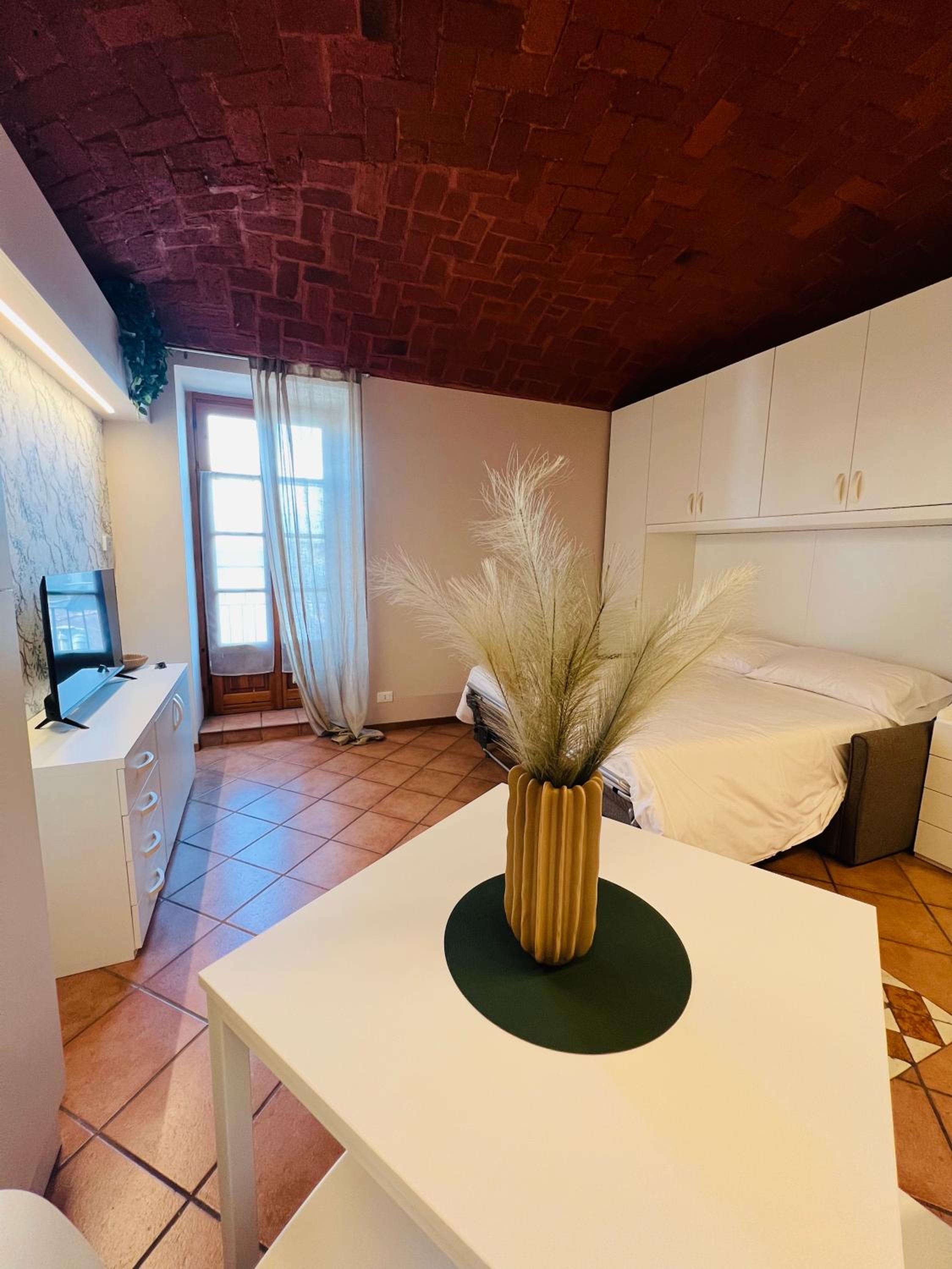 Studio Apartment photo 1