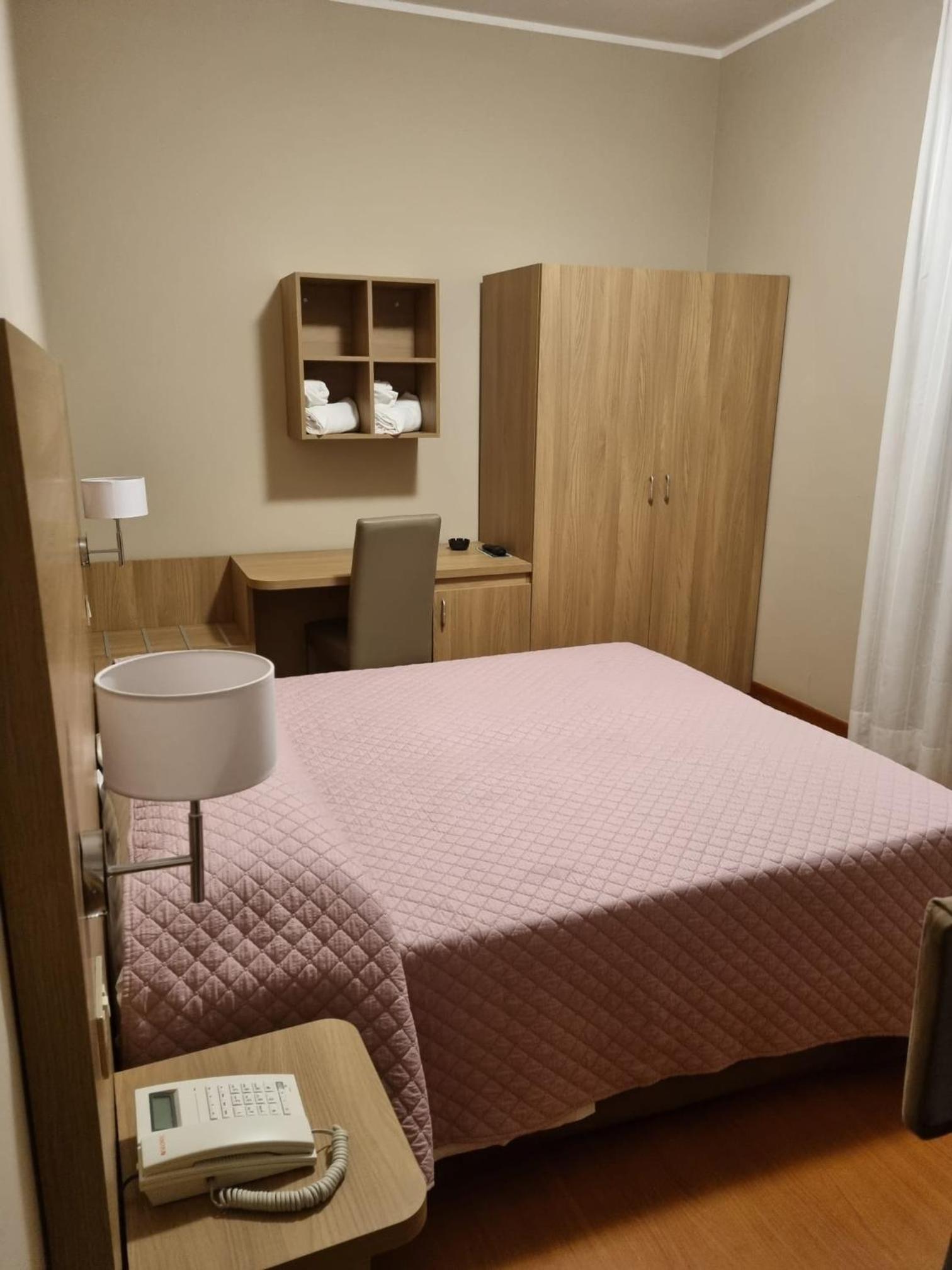 Double Room with Balcony and Lake View