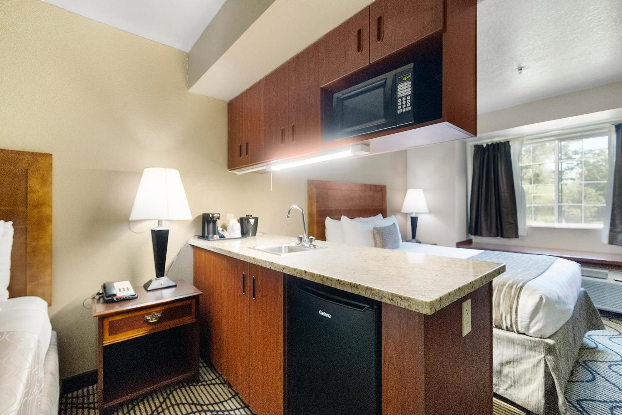 Queen Room with Two Queen Beds and Wet Bar - Photo 3