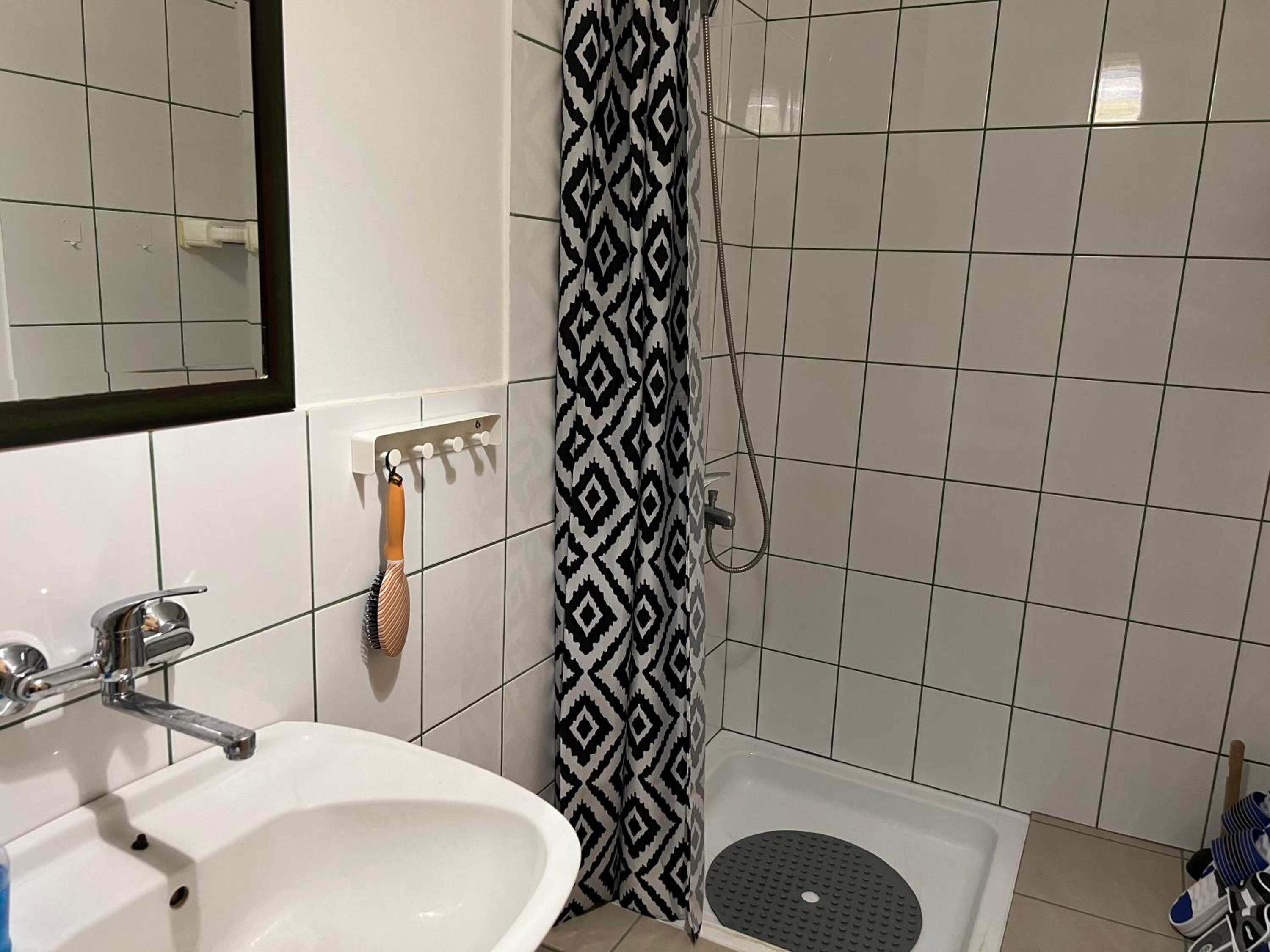 Double or Twin Room with Private Bathroom photo 3
