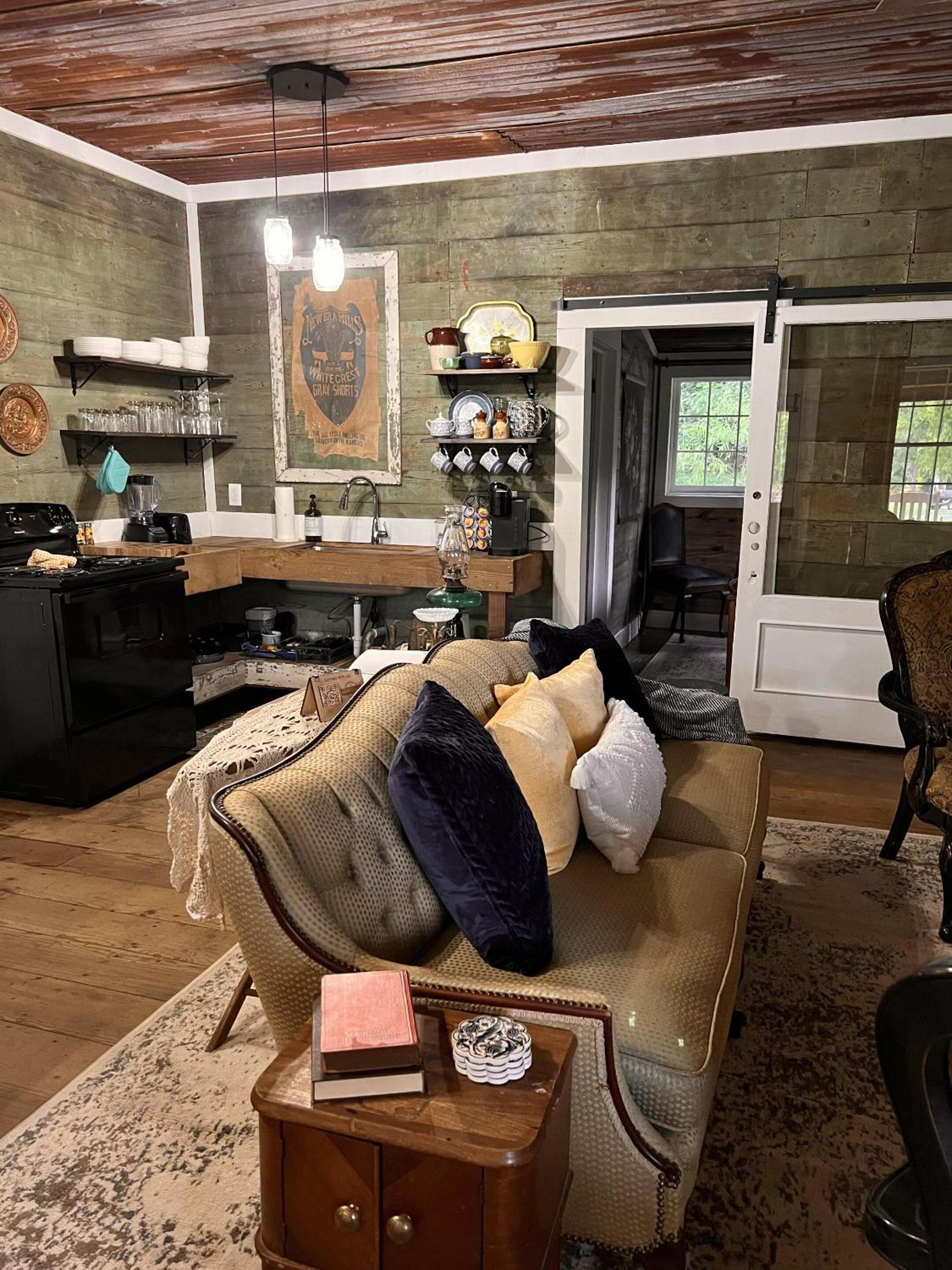 Two-Bedroom Apartment - Photo 13