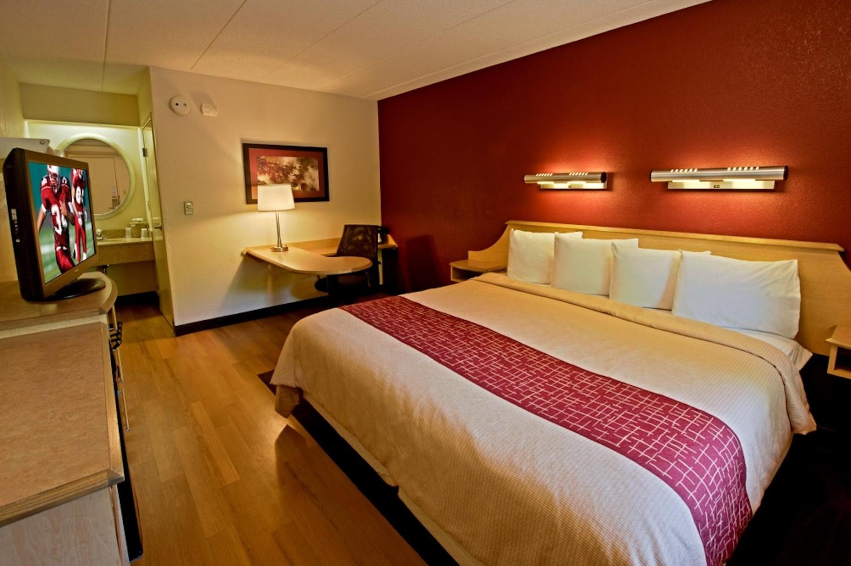 Deluxe King Room Smoke Free - Photo 4