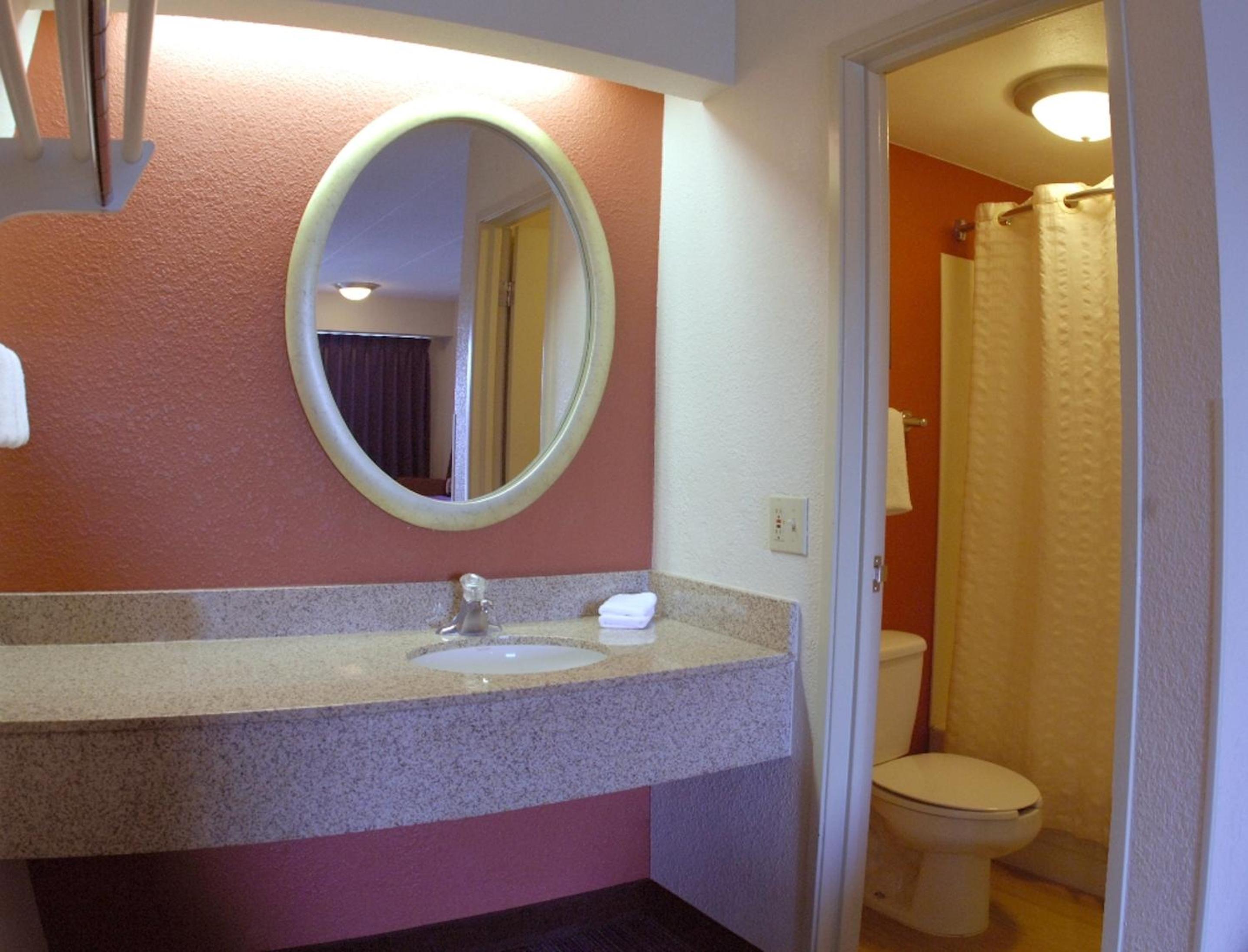 Deluxe Room with Two Double Beds Smoke Free - Photo 4
