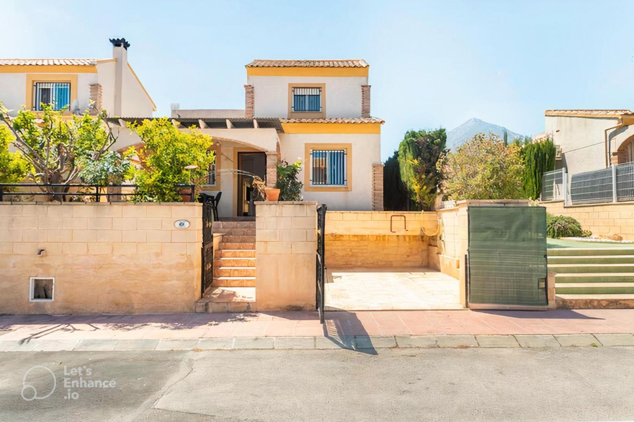 Villa photo 2