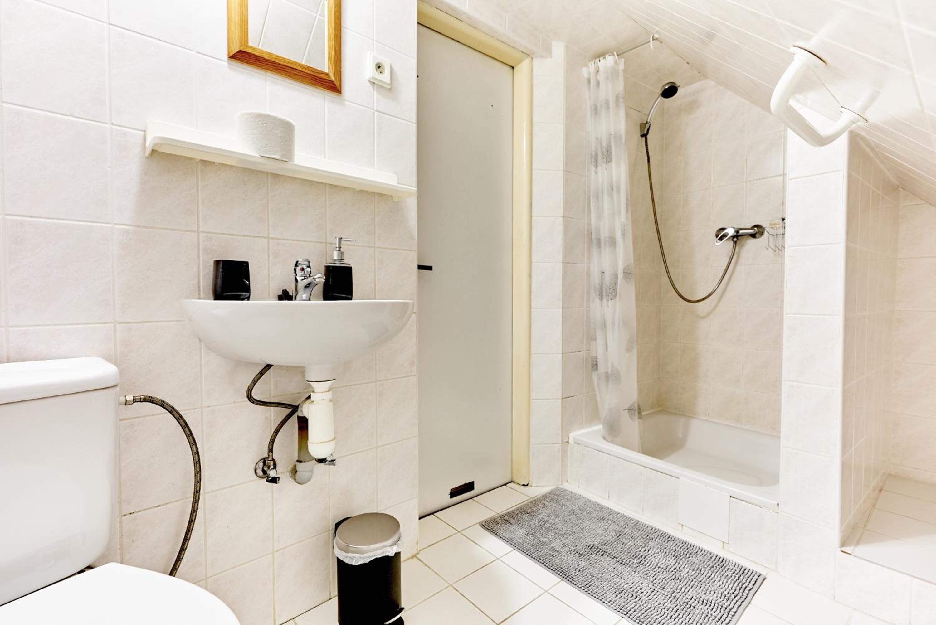 Double Room with Private Bathroom photo 2