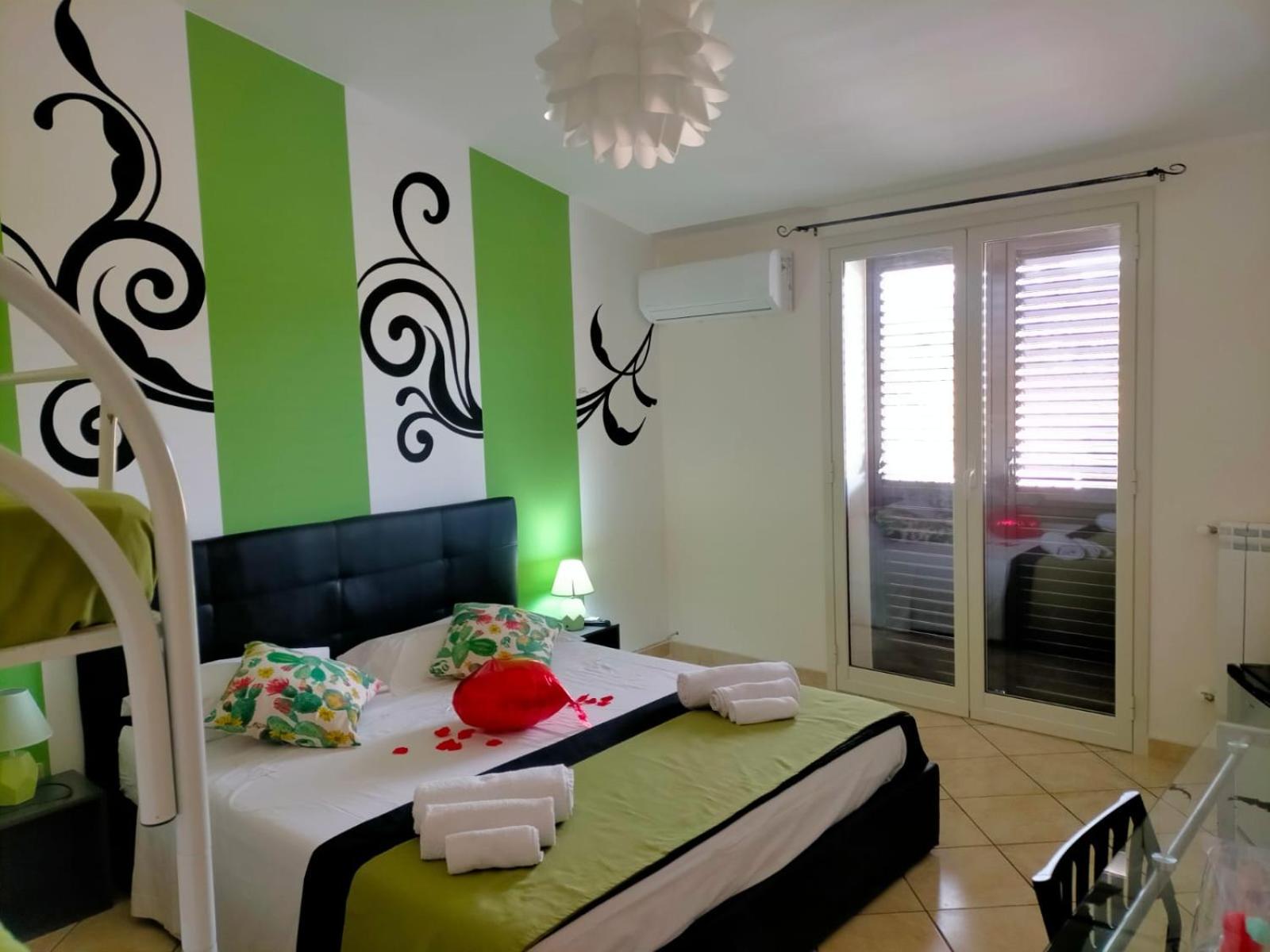 Double Room with Private Bathroom - Photo 1