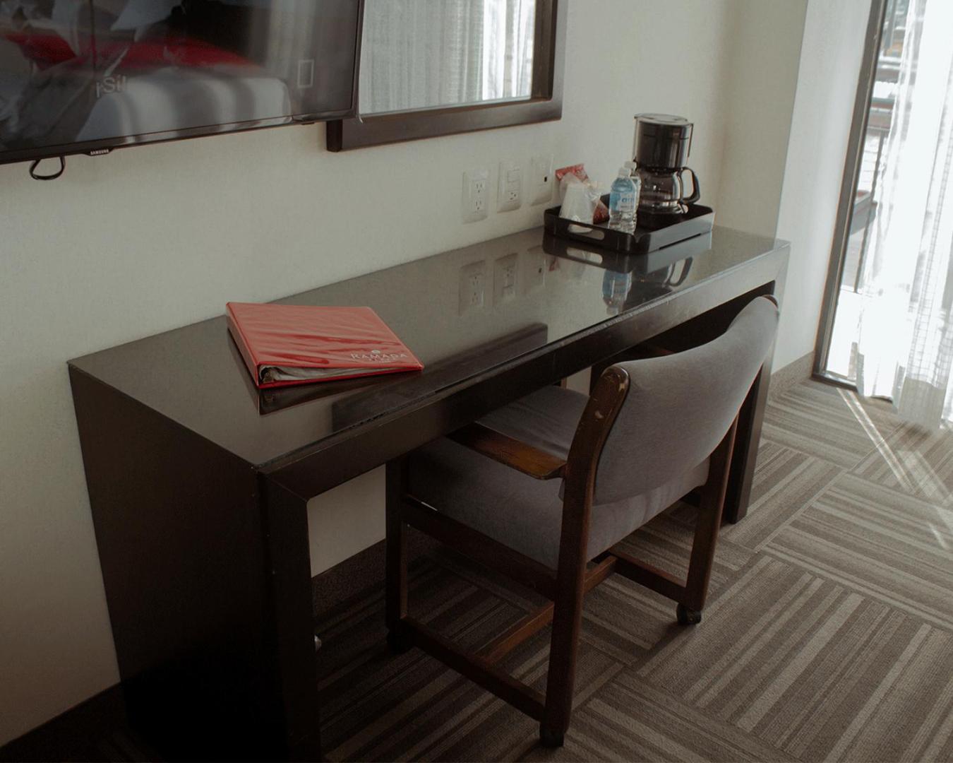Deluxe Suite - Photo 2