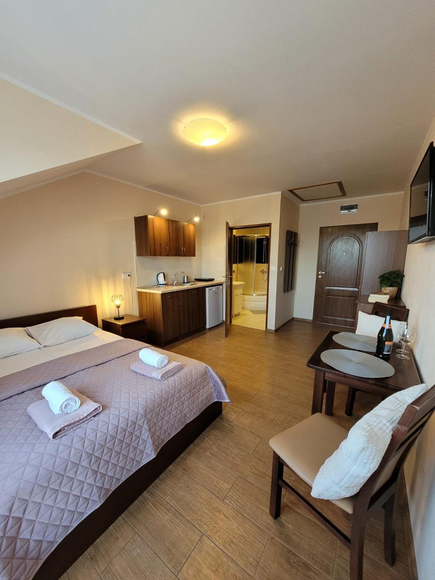 Deluxe Double Room with Balcony photo 1