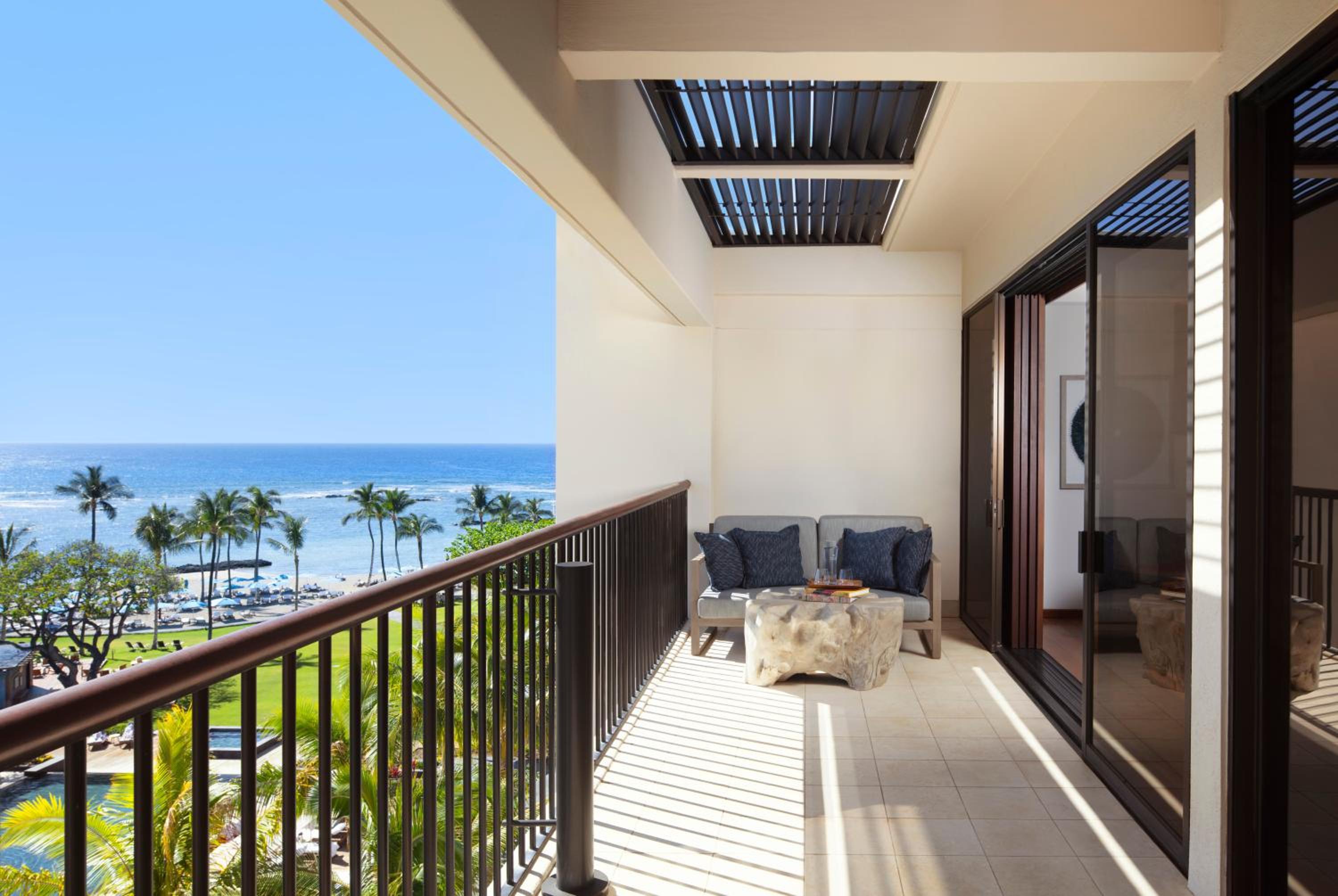 Ocean View King Suite Hearing Accessible