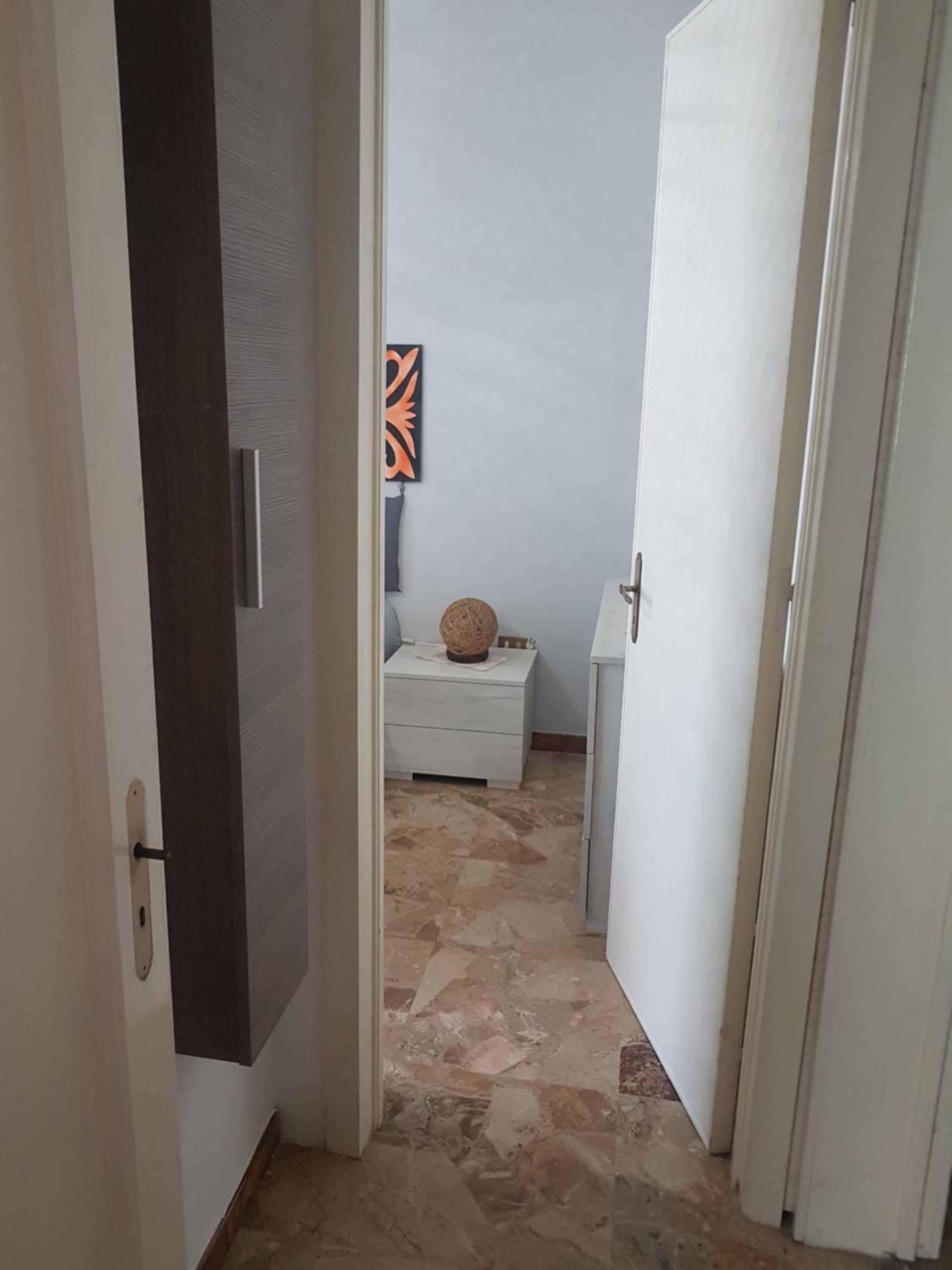One-Bedroom House - Photo 54
