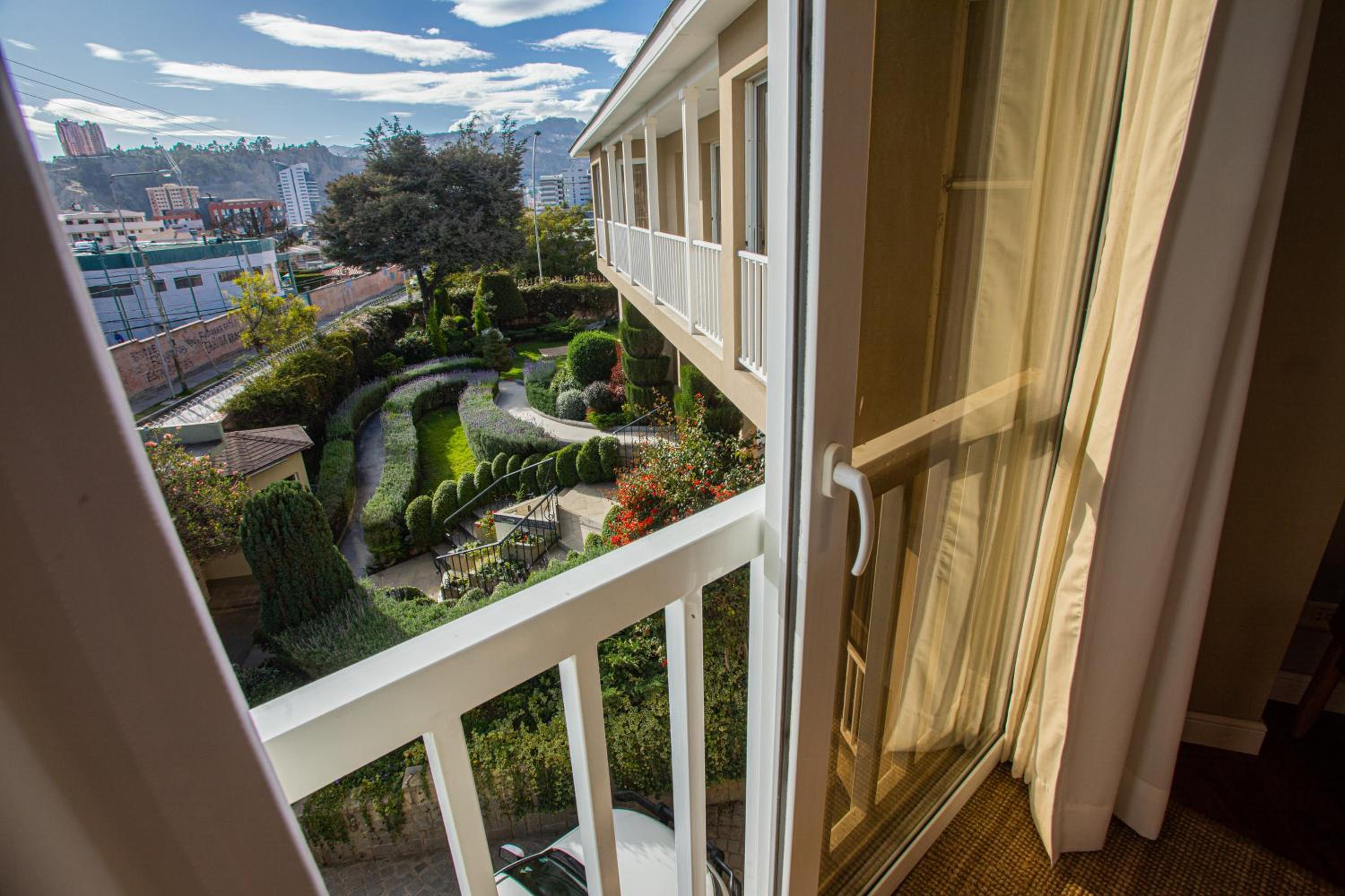 Junior Suite with Garden View photo 2