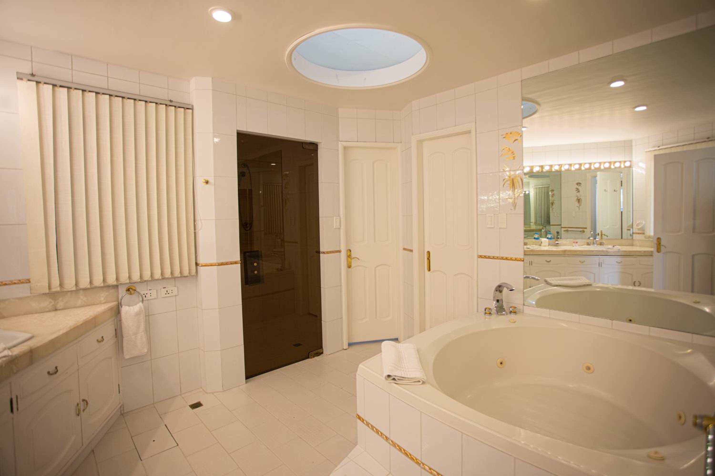 Junior Suite with Garden View photo 3