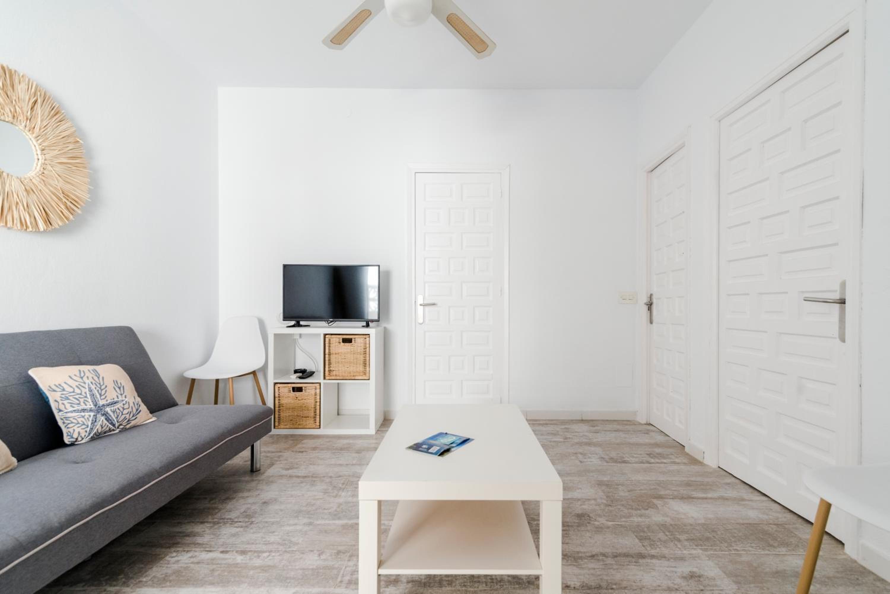 One-Bedroom Apartment - Photo 1
