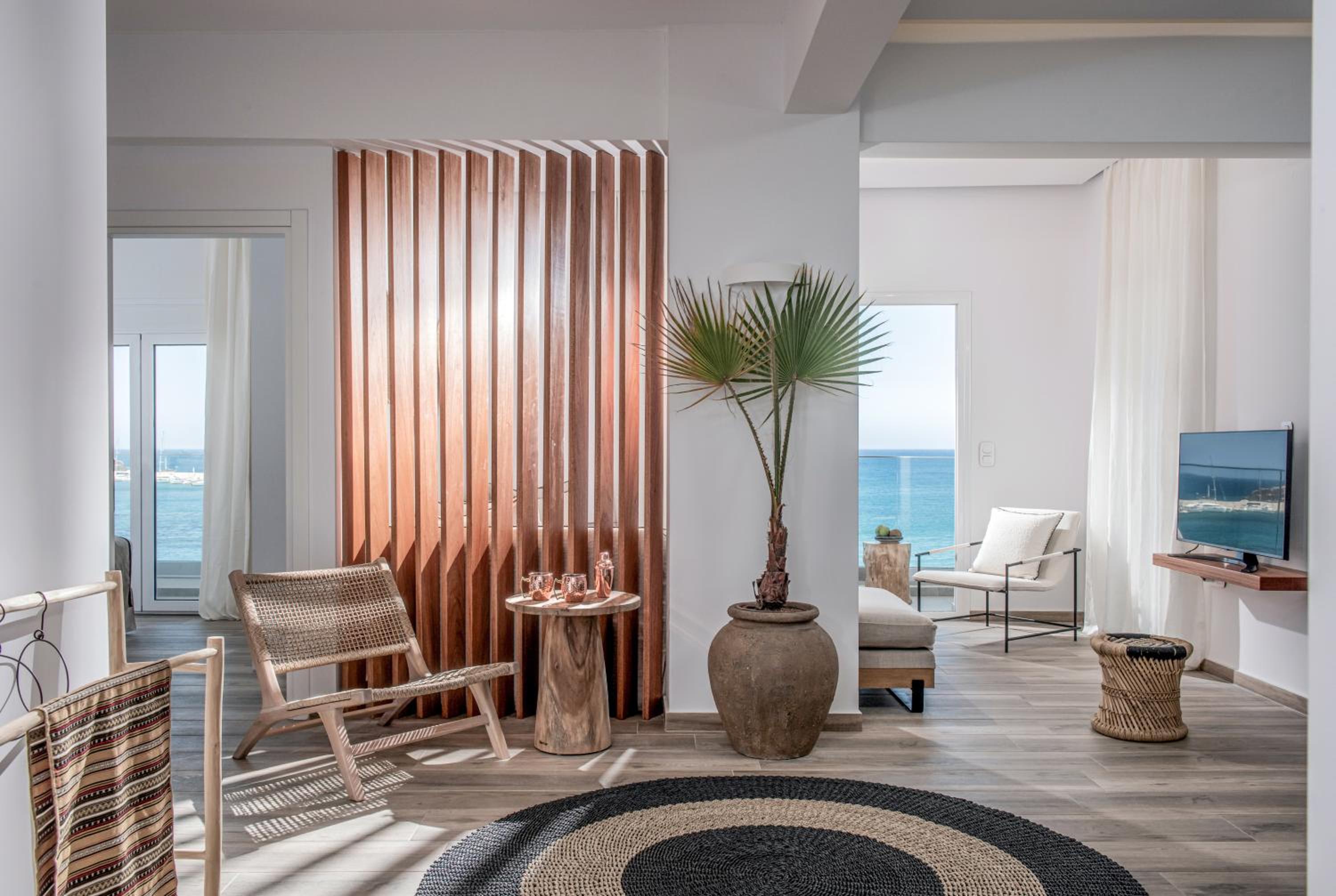 Deluxe Suite with Sea View