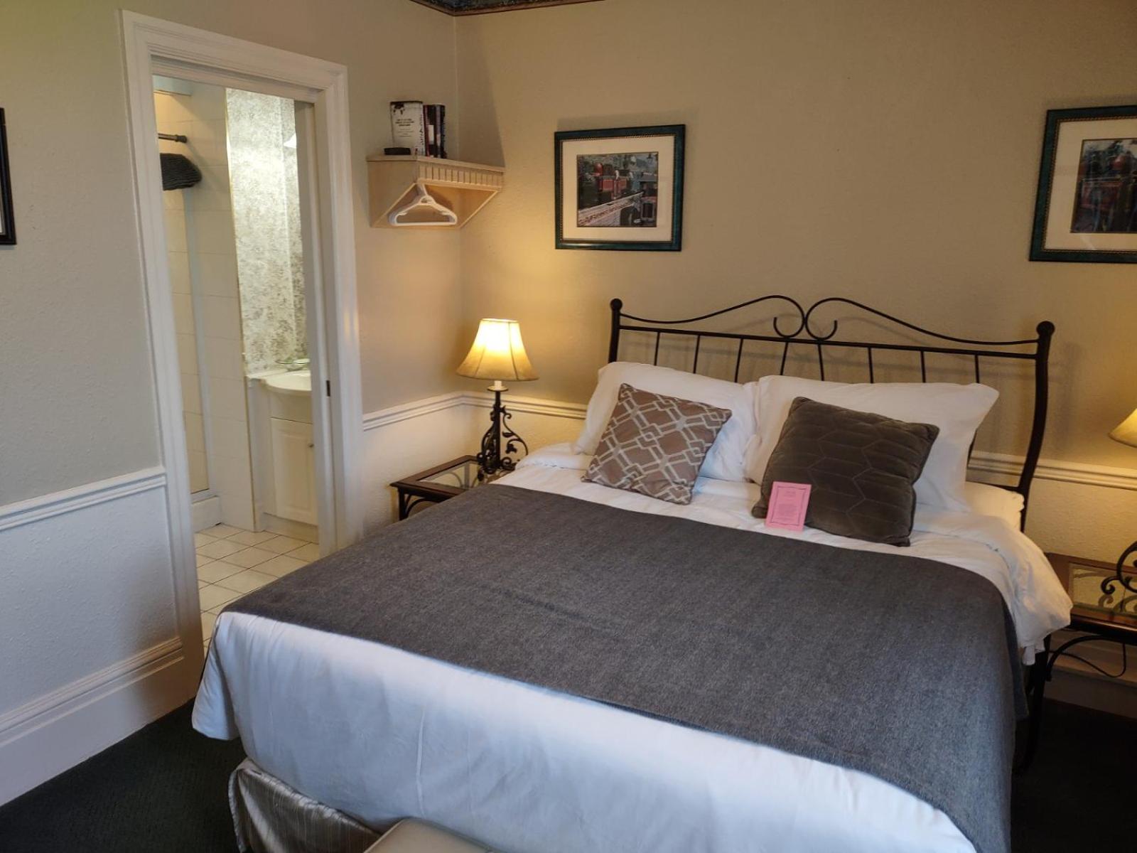 Deluxe Double Room with Castle View