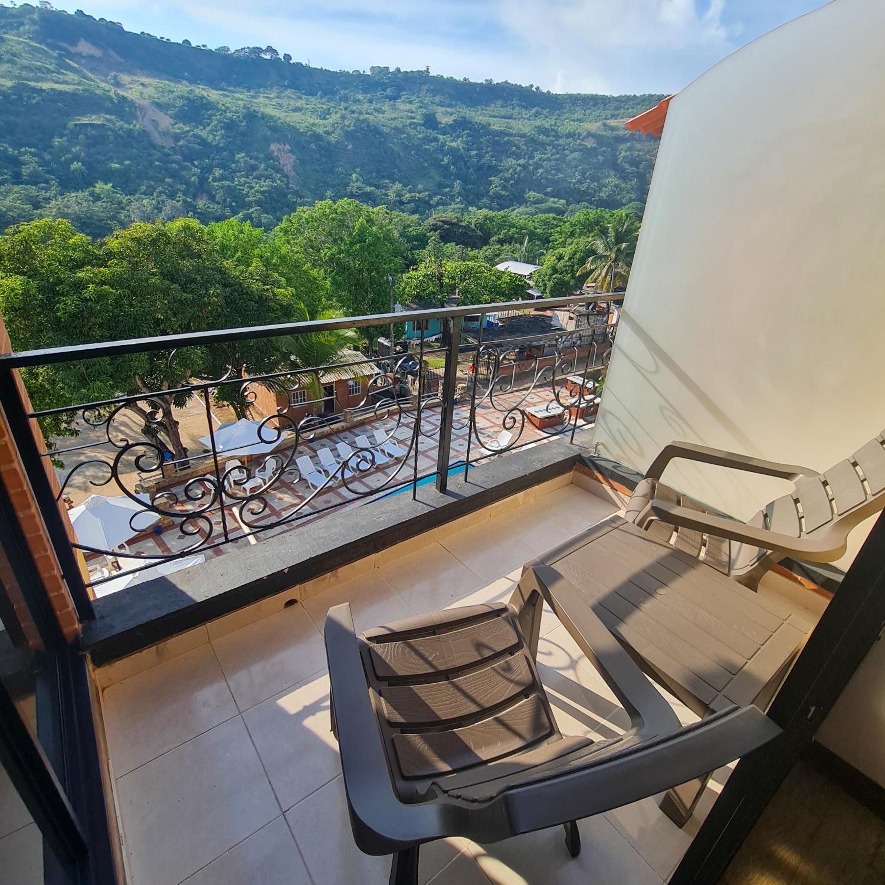 Family Room with Balcony photo 2