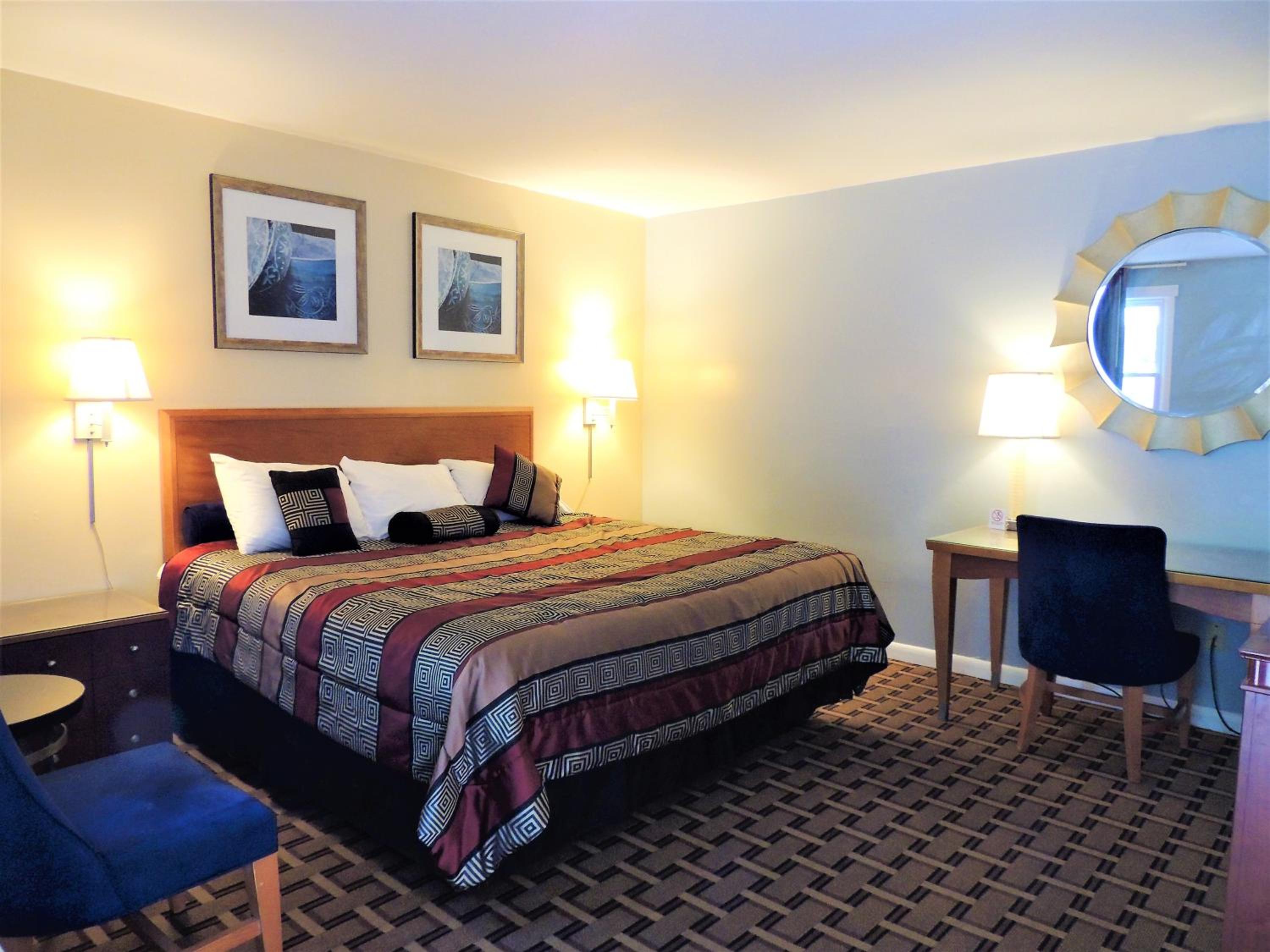 King Room - Non-Smoking - Photo 1