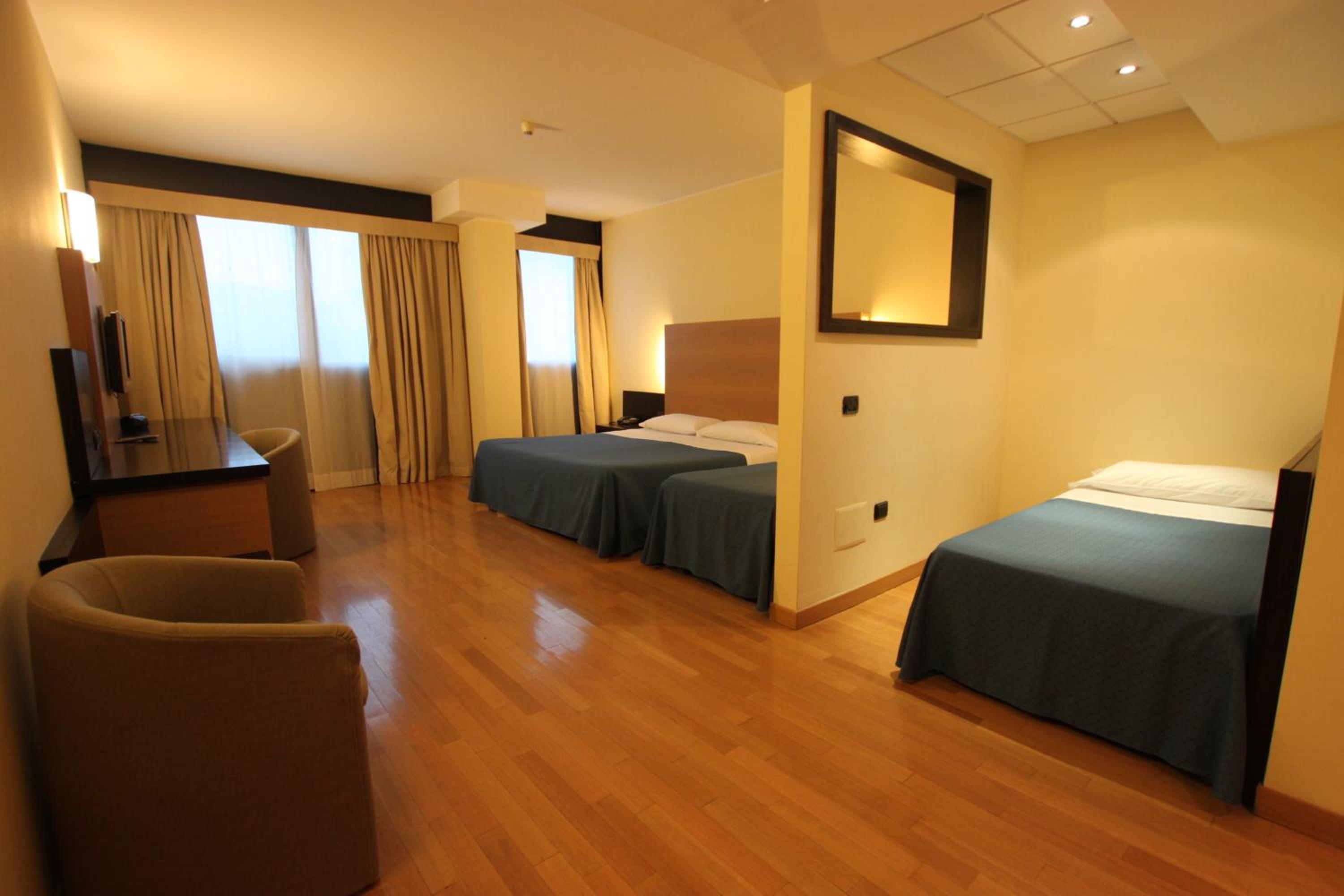 Triple Room - Photo 1
