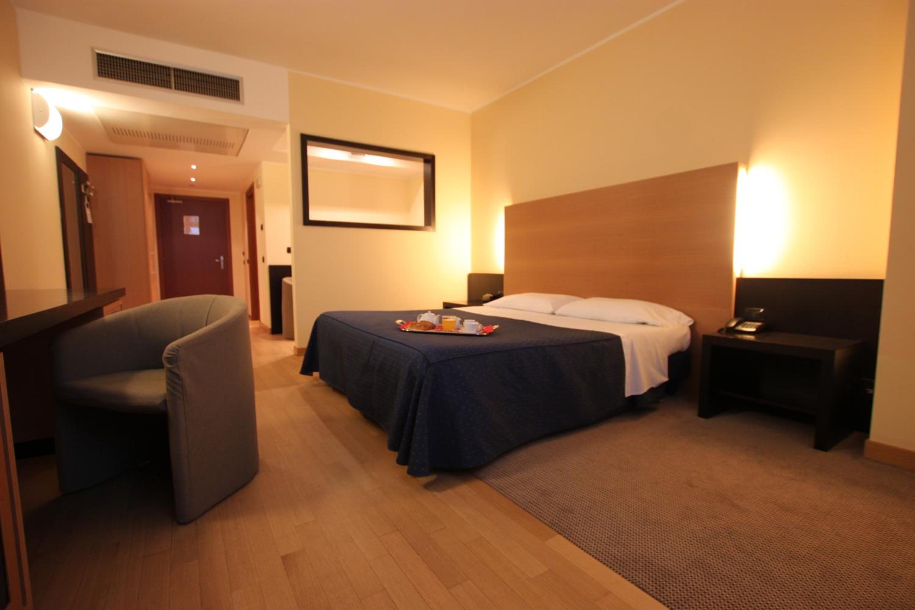 Double Room - Photo 3