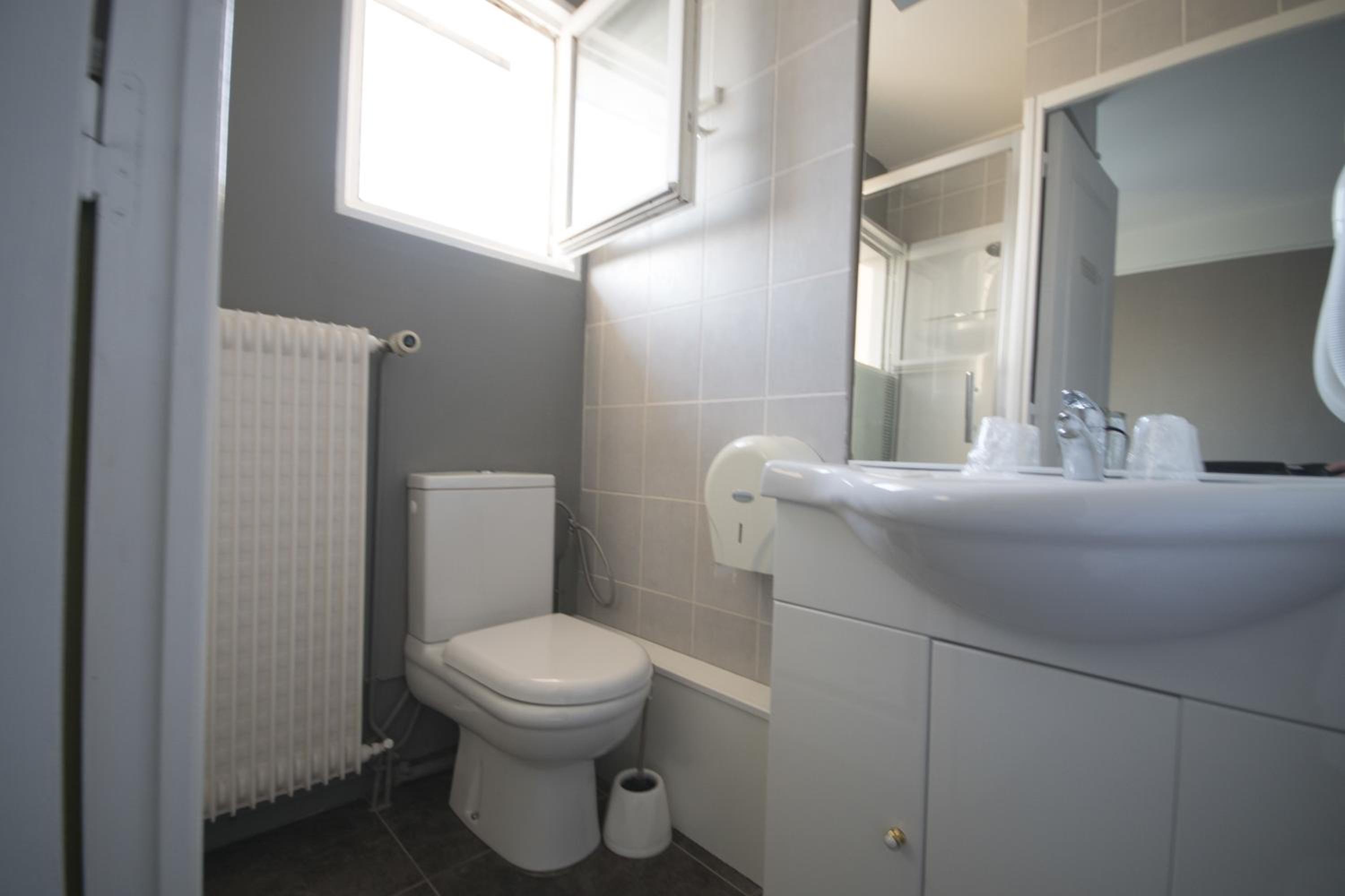 Double Room with Sea View - Photo 4