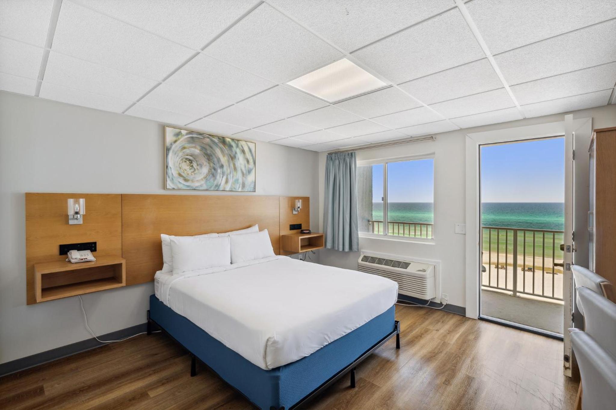 Deluxe Queen Suite With Ocean/Gulf View - Photo 8