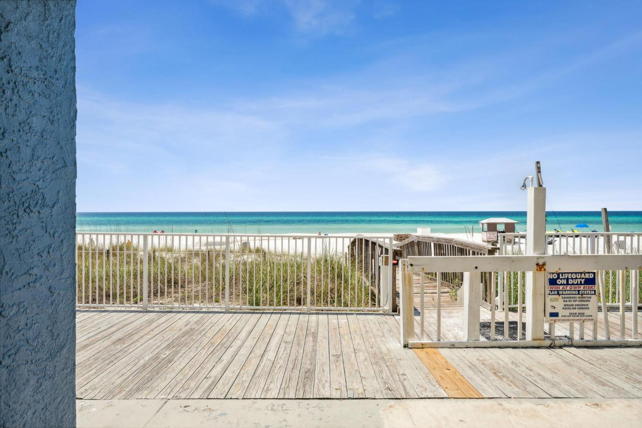 Deluxe Suite With Ocean/Gulf View Beach Walkup  - Photo 14