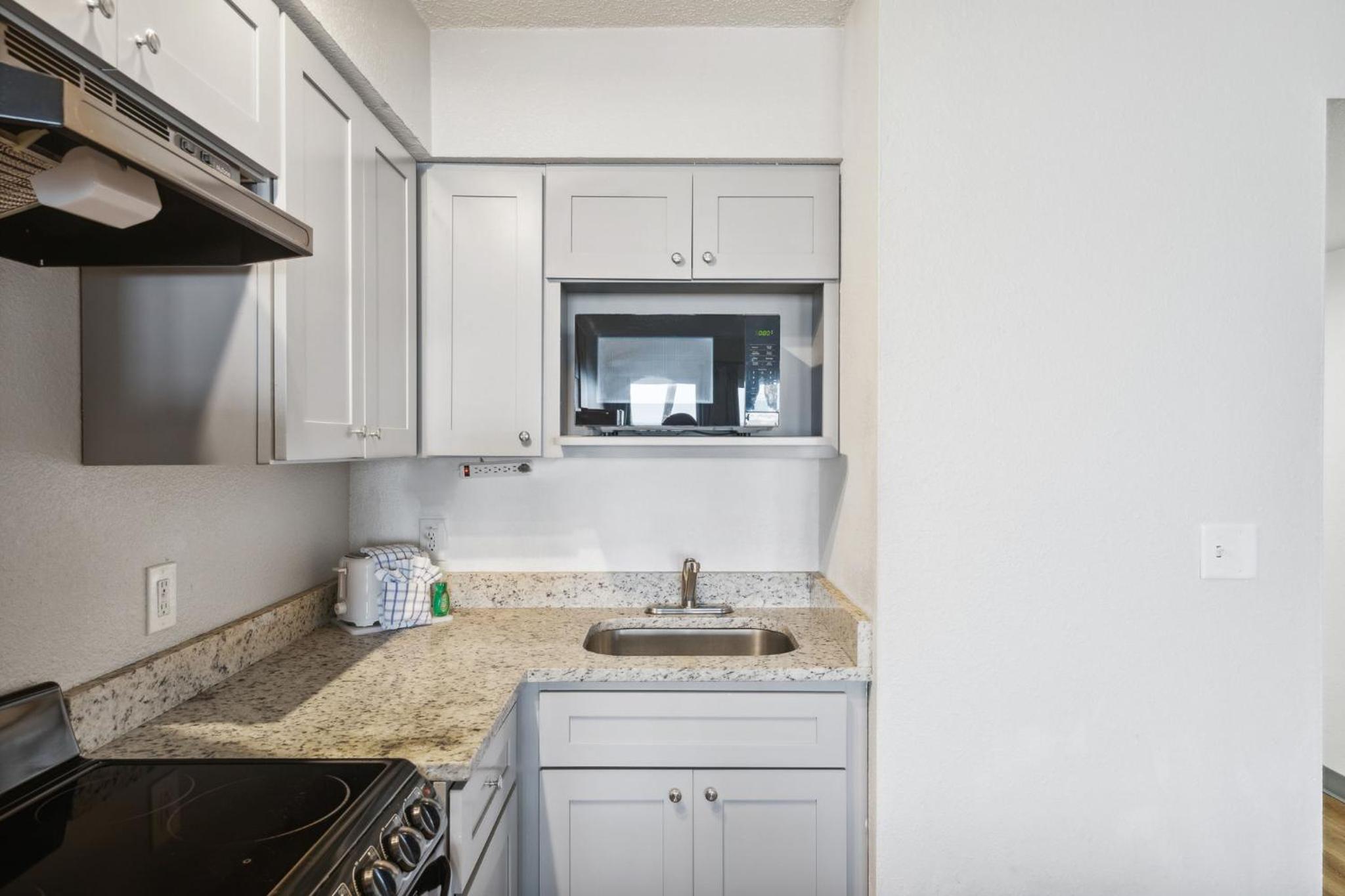 Suite With Ocean/Gulf View Beach Walkup - Photo 4