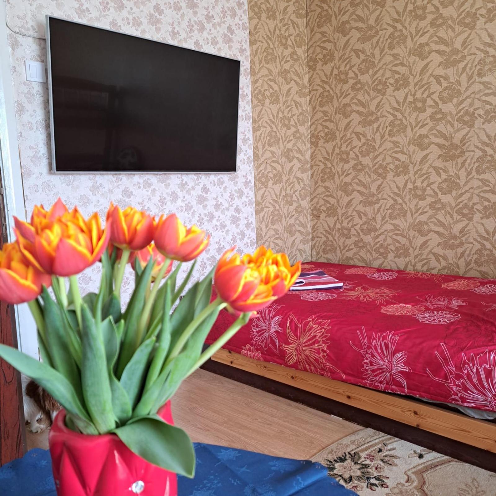 Five-Bedroom House photo 1