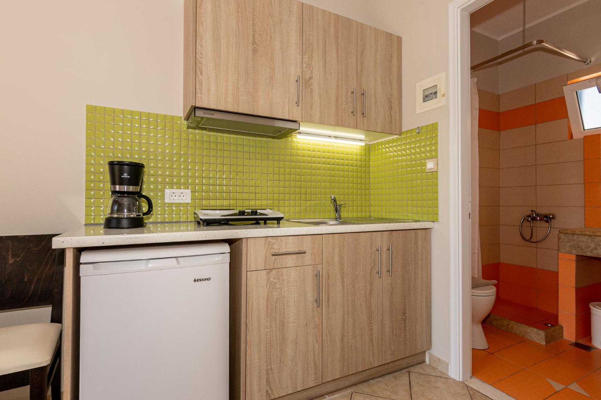 Studio (2 Adults) - Photo 2
