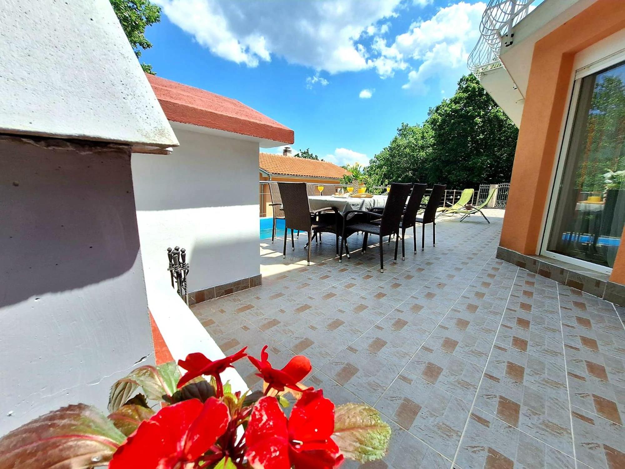 Four-Bedroom House photo 2