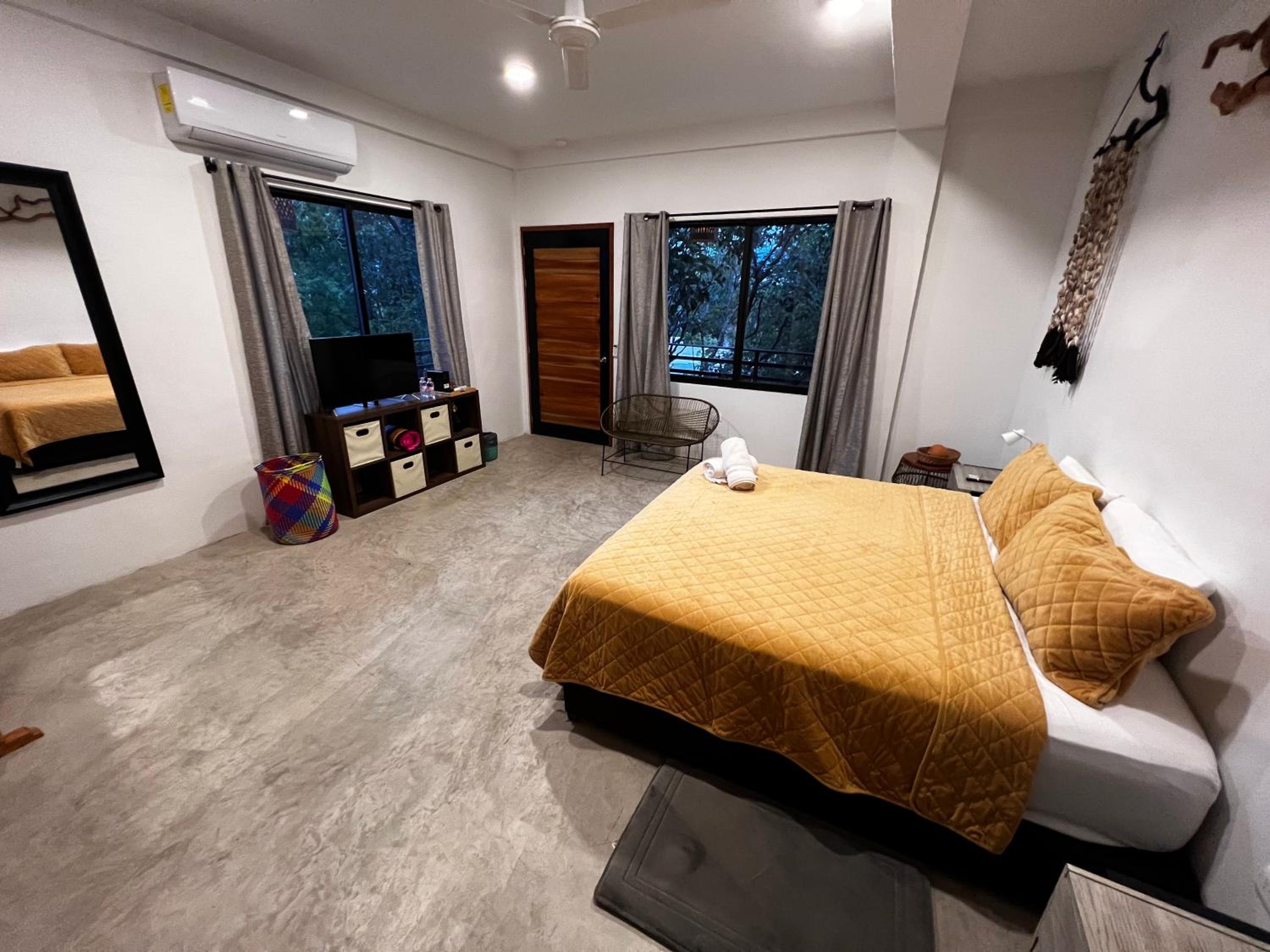 Deluxe Family Room - Photo 1