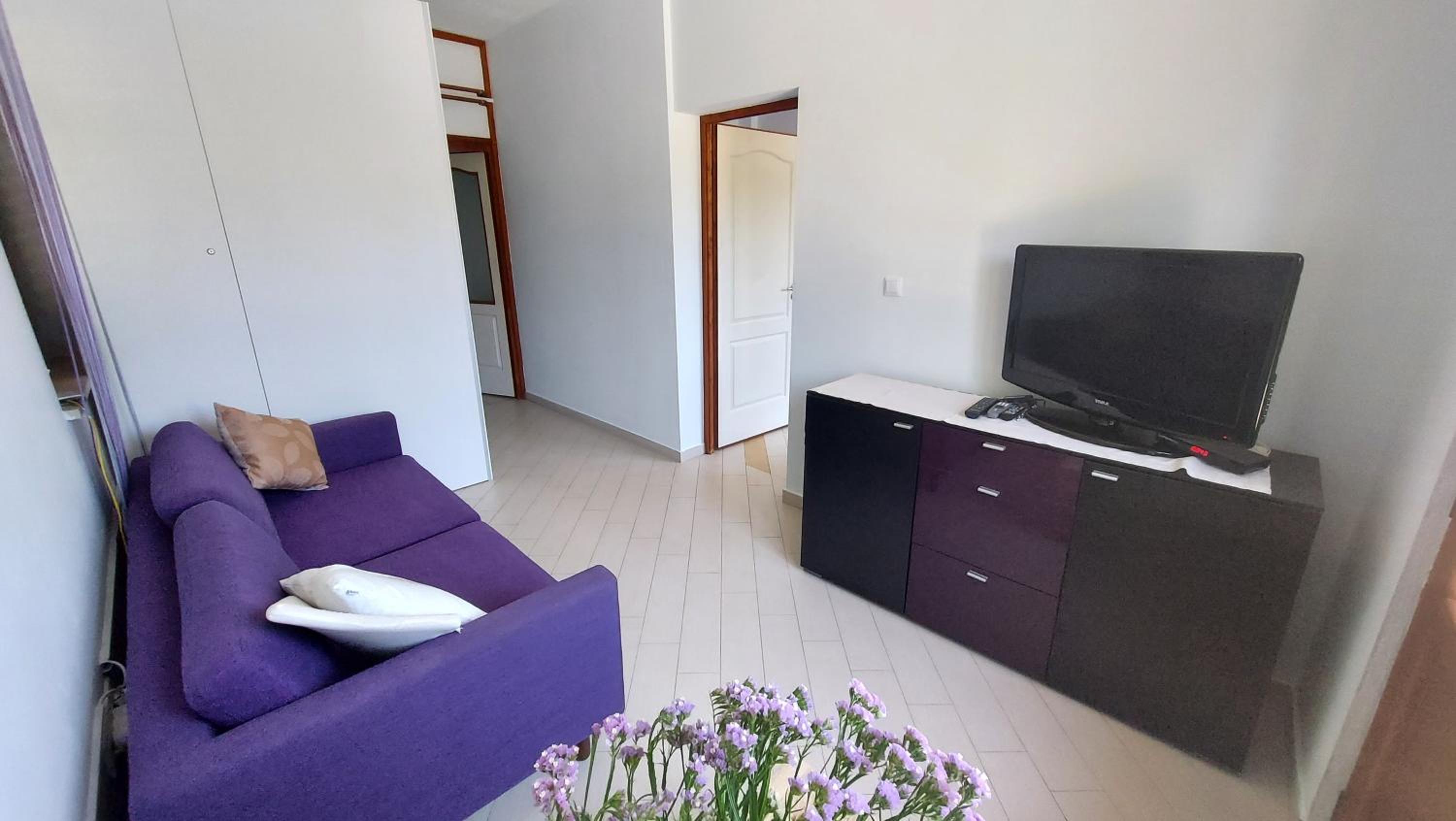 One-Bedroom Apartment - Photo 13