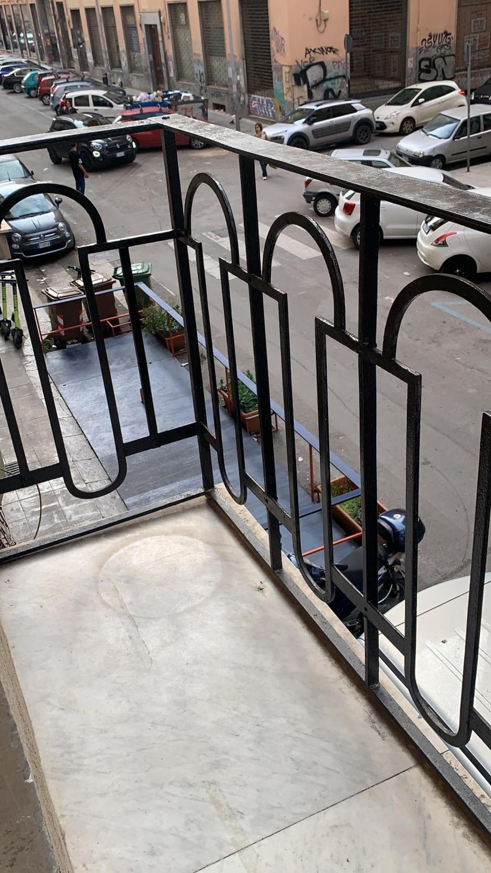 King Room with Balcony - Photo 12