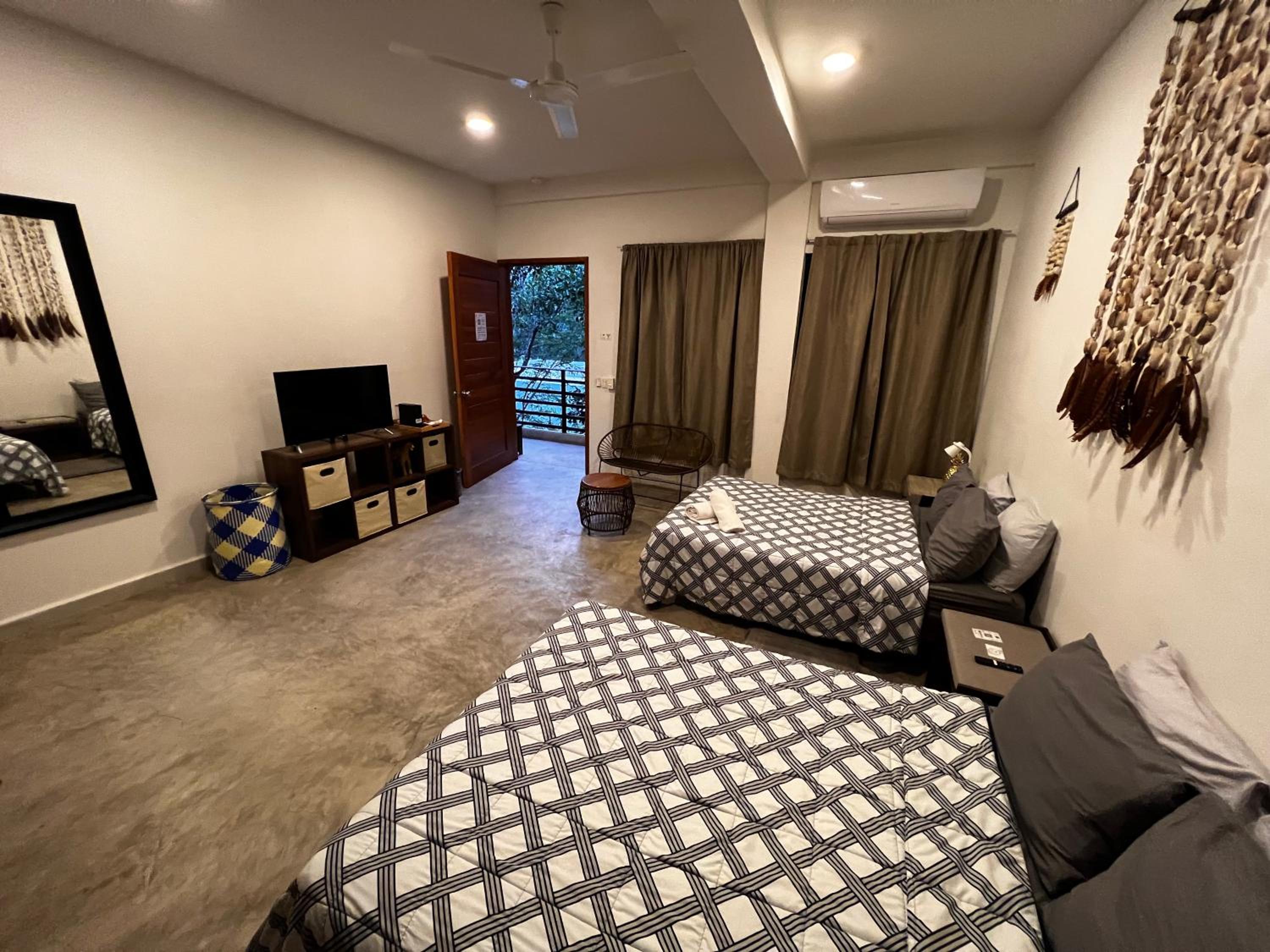 Superior Family Room - Photo 1