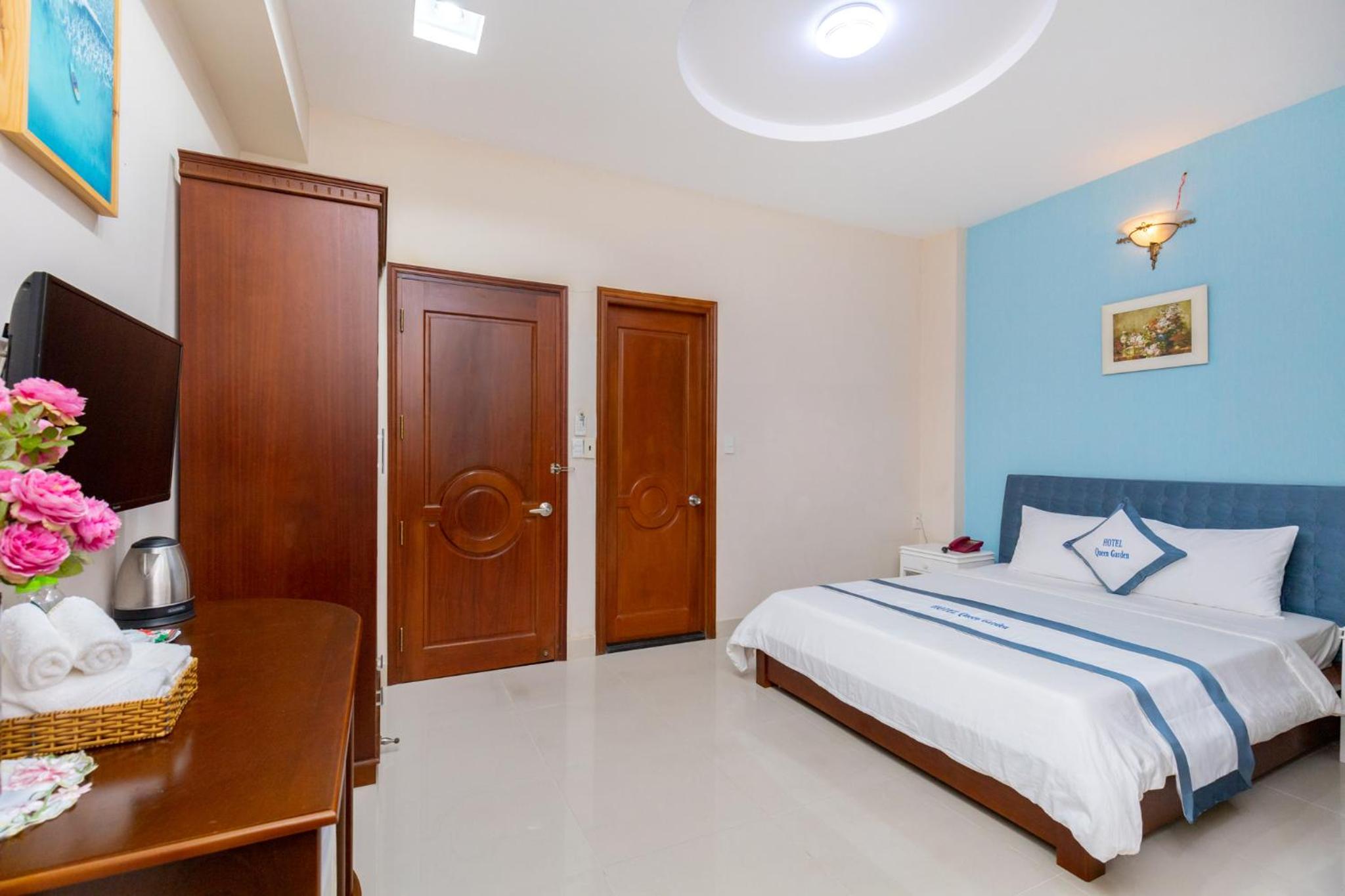 Deluxe King Room photo 2