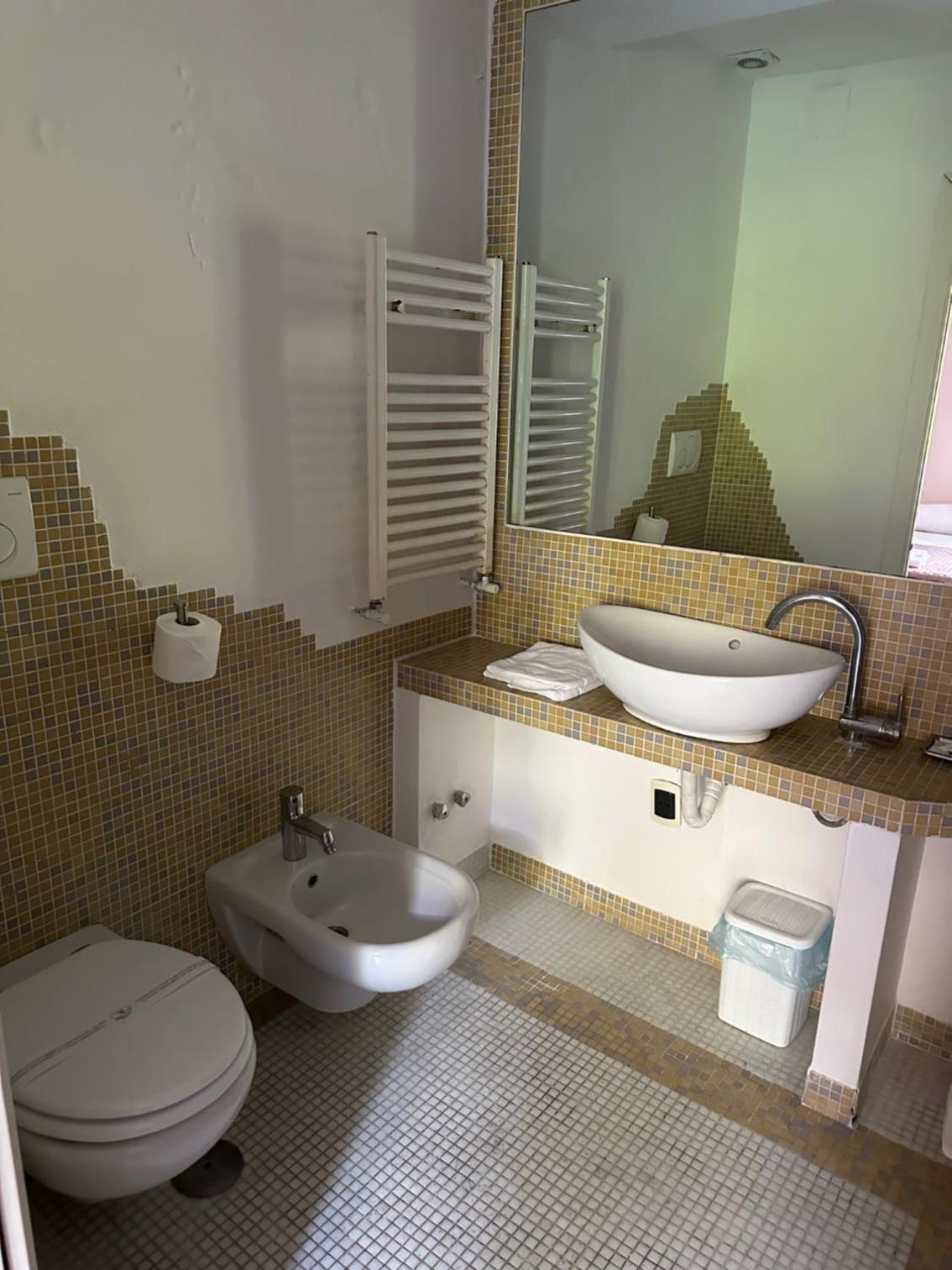 Double Room with Extra Bed (3 Adults) photo 2