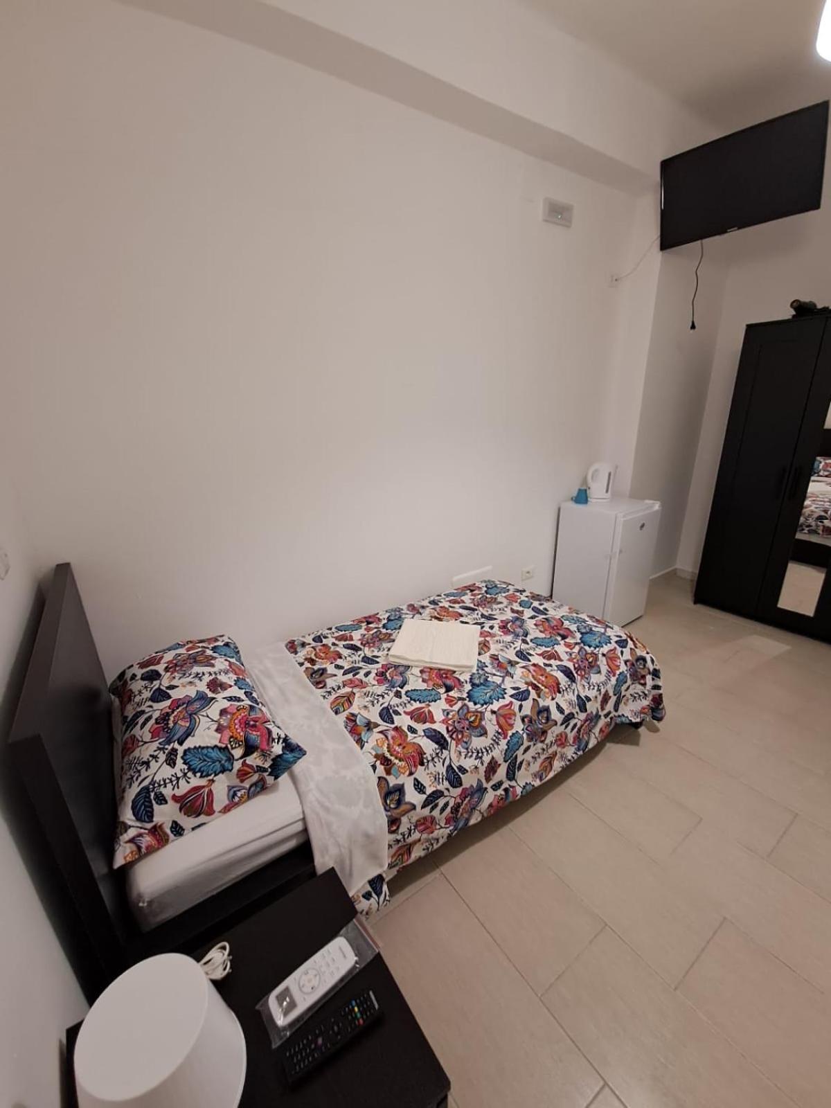 Single Room with Shared Bathroom