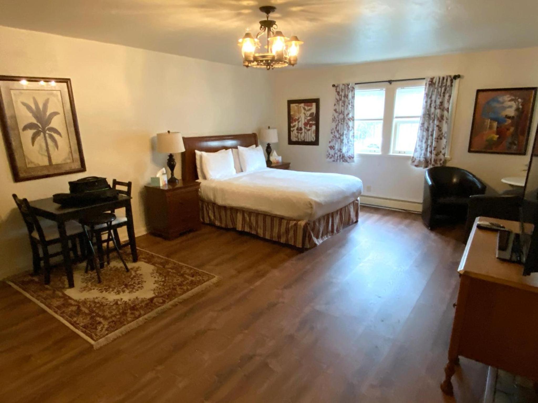 Studio Apartment