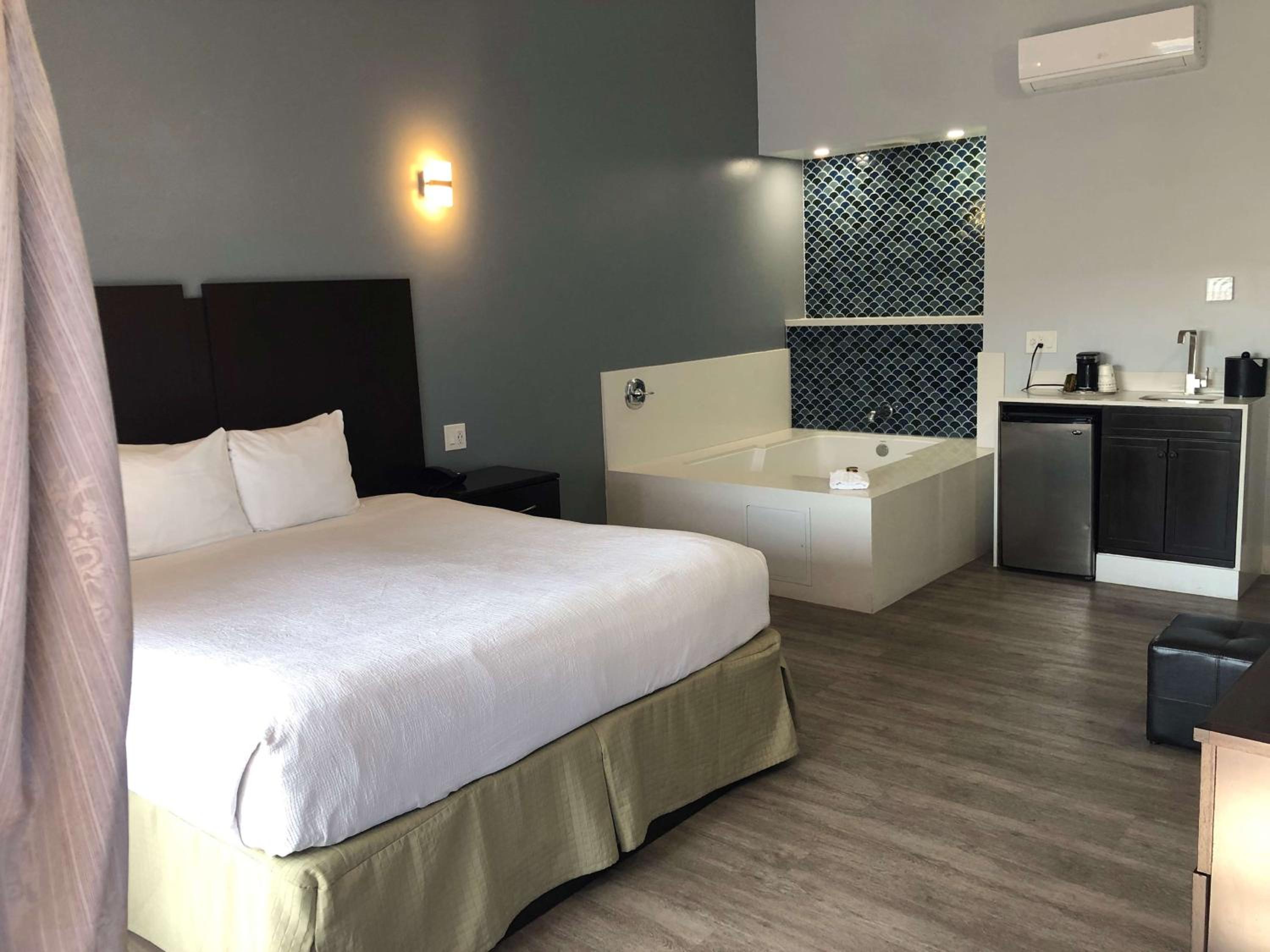 King Room with Spa Bath - Non-Smoking