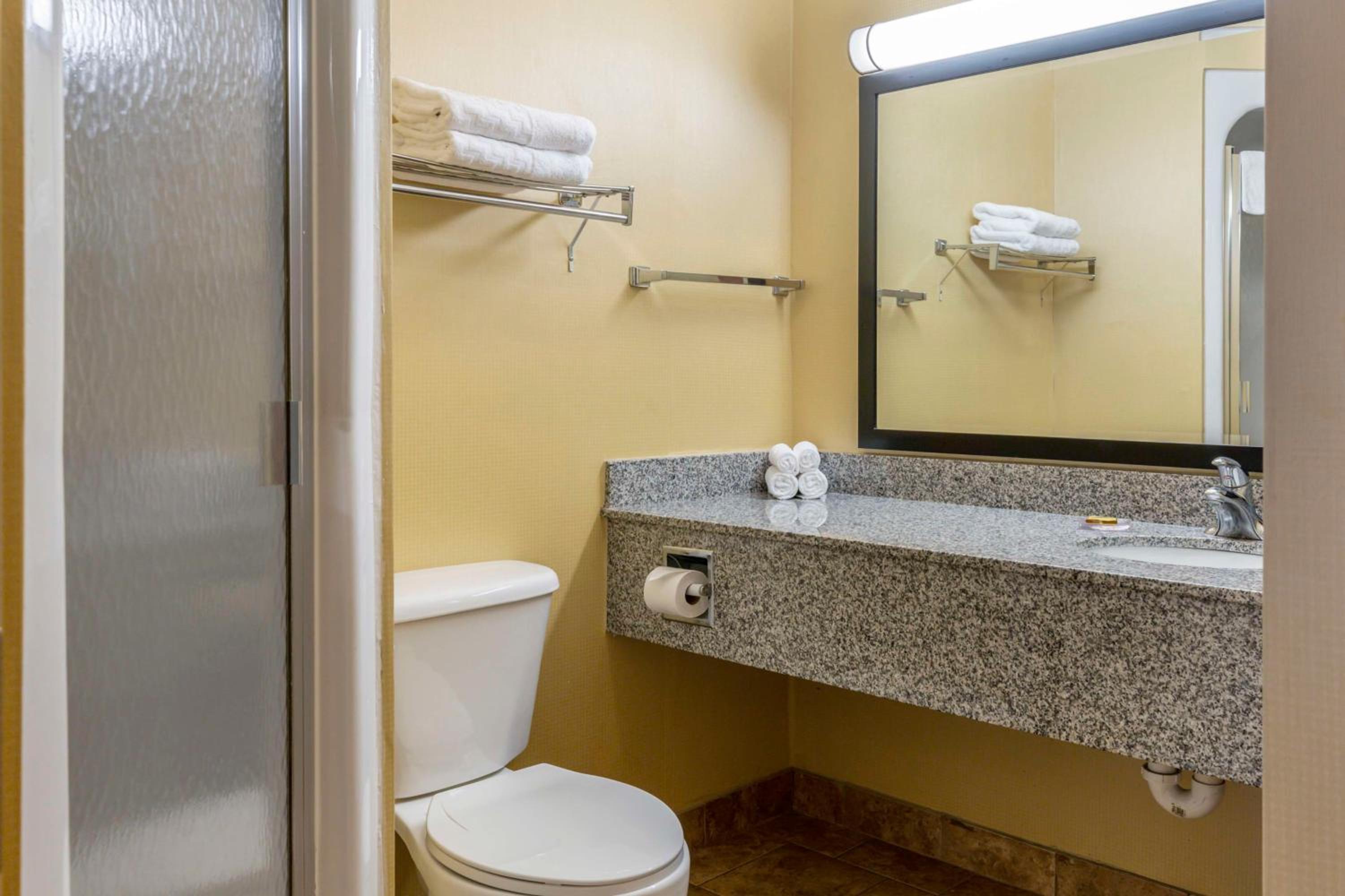 King Room with Spa Bath - Non-Smoking - Photo 10