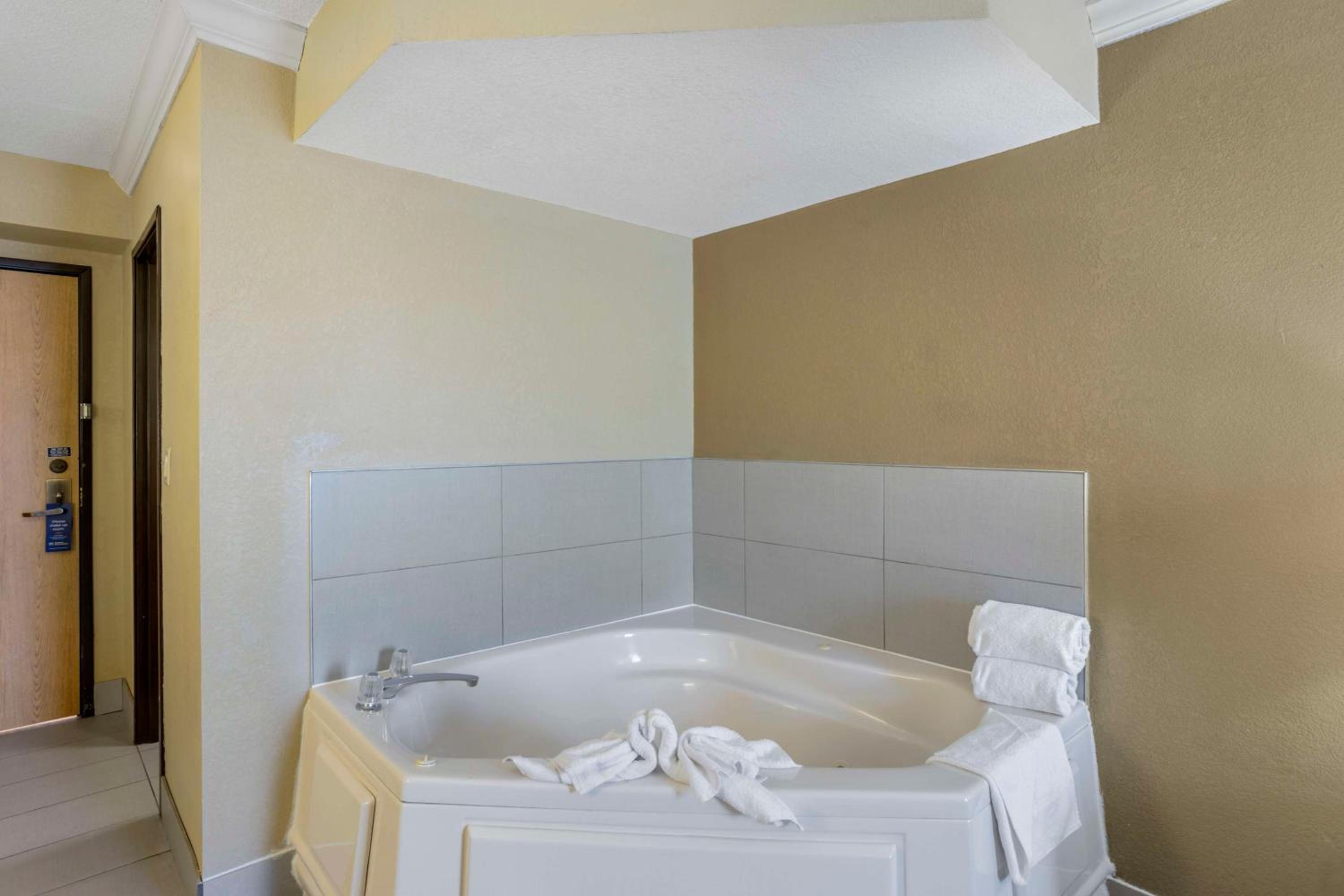 King Suite - Photo 4