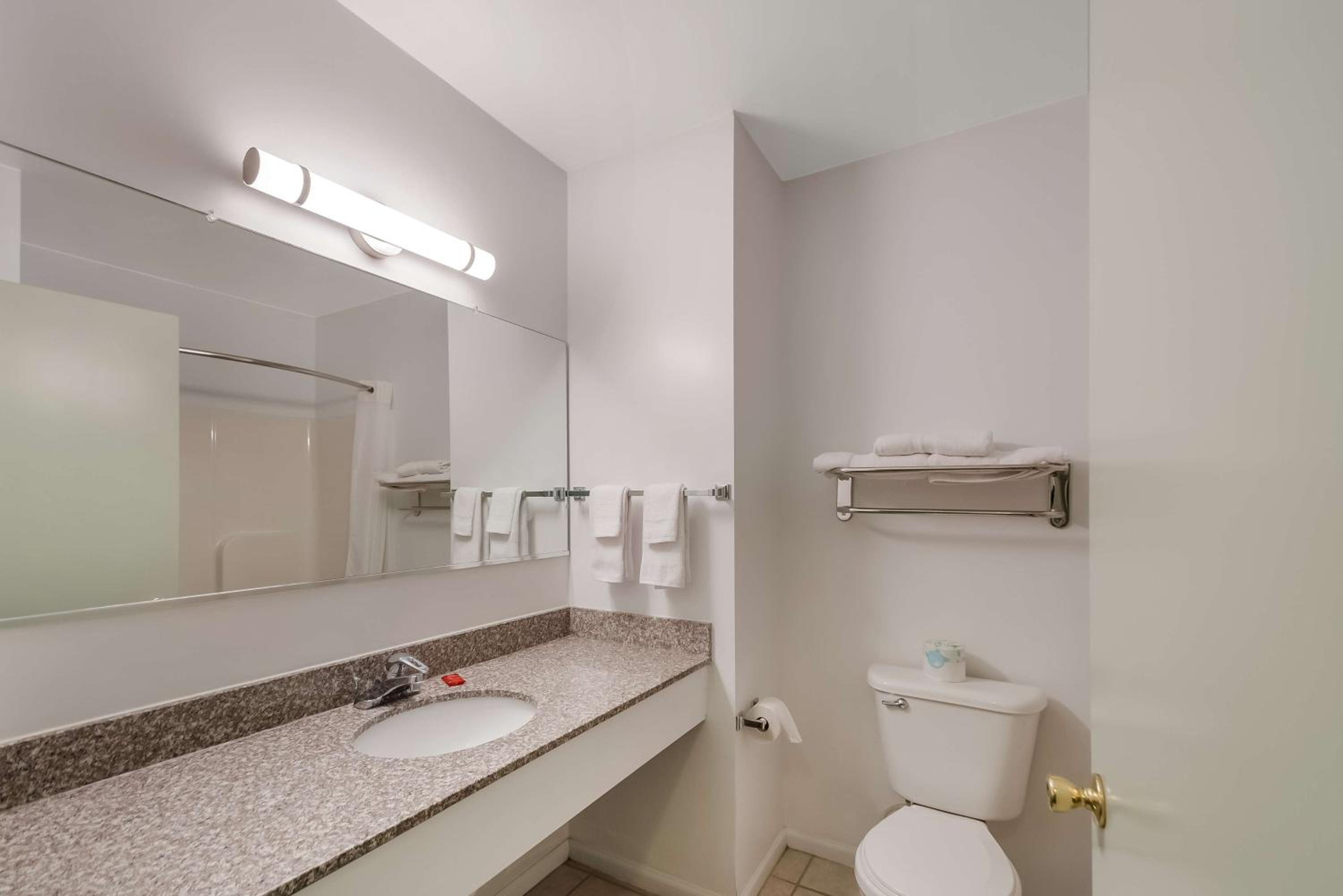 Queen Room with Two Queen Beds and Roll-In Shower - Mobility Access/Communication Assistance/Non-Smoking photo 2
