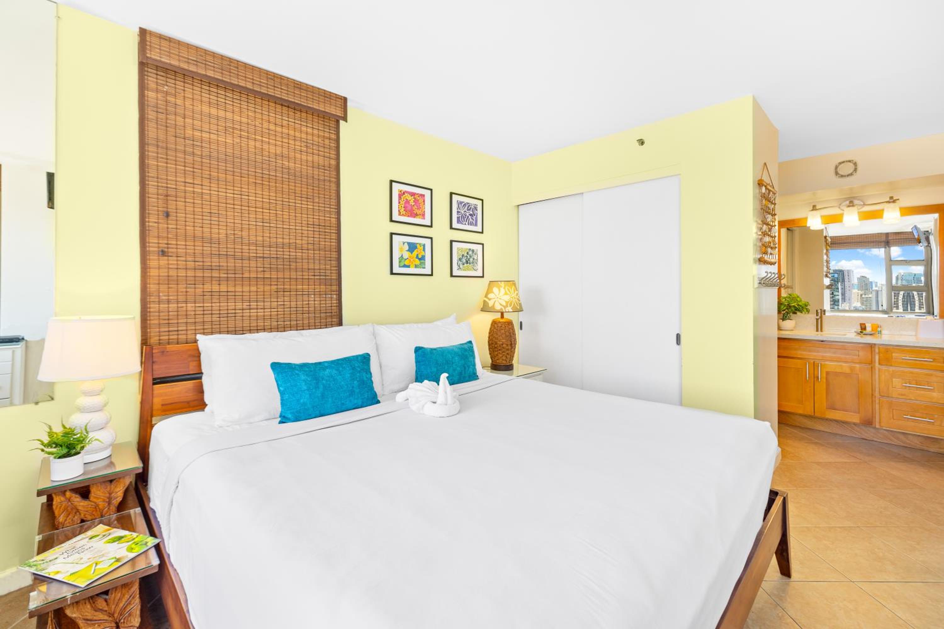 Cozy 1BR Ocean View Condo, Near Beach with Parking: One-Bedroom Apartment with Ocean View photo