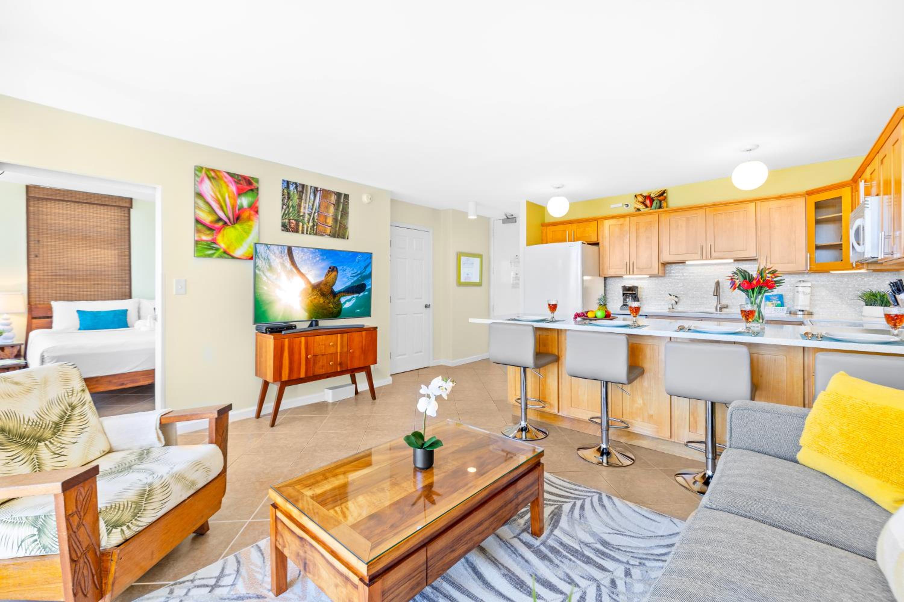 Cozy 1BR Ocean View Condo, Near Beach with Parking: One-Bedroom Apartment with Ocean View photo