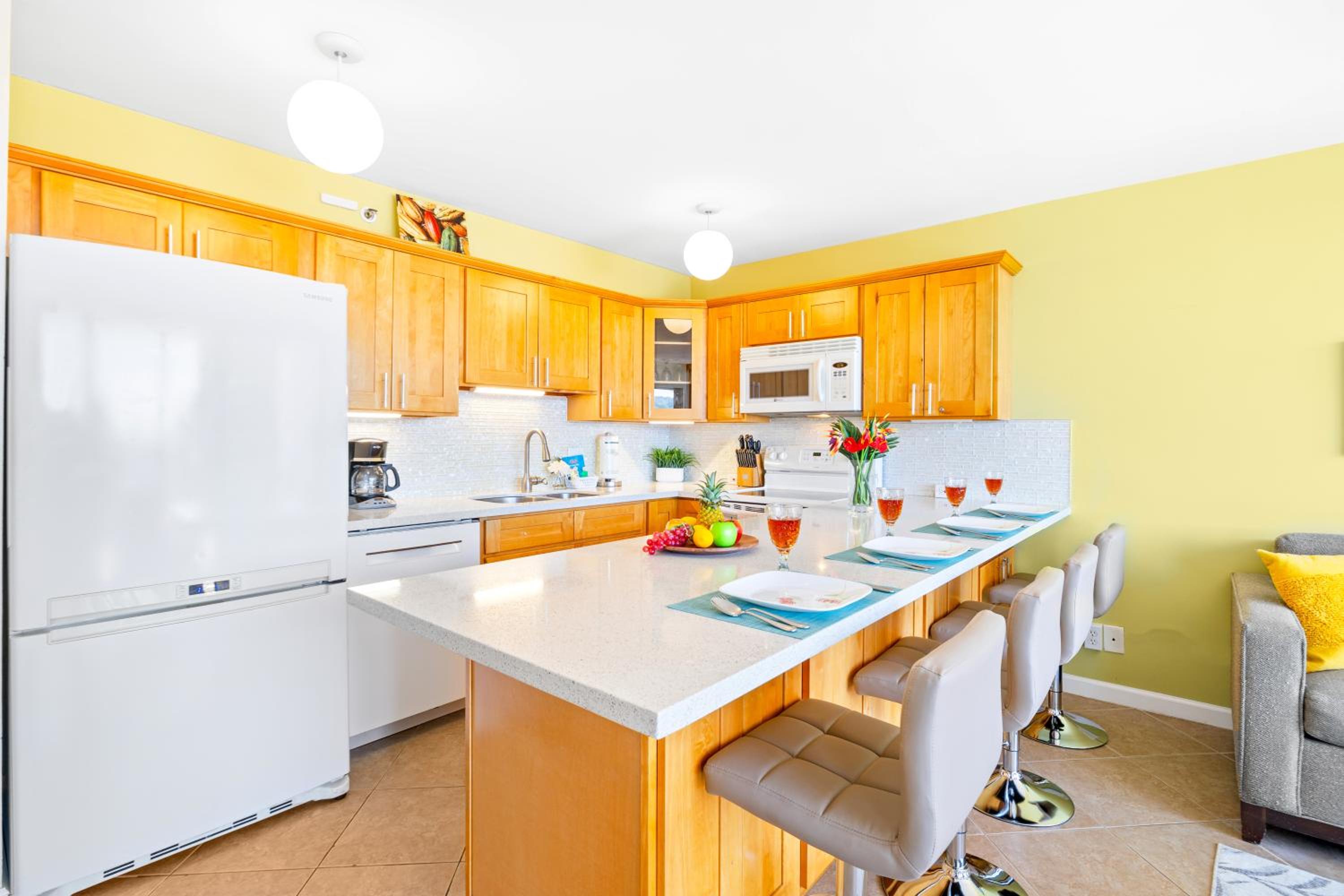 Cozy 1BR Ocean View Condo, Near Beach with Parking: One-Bedroom Apartment with Ocean View photo