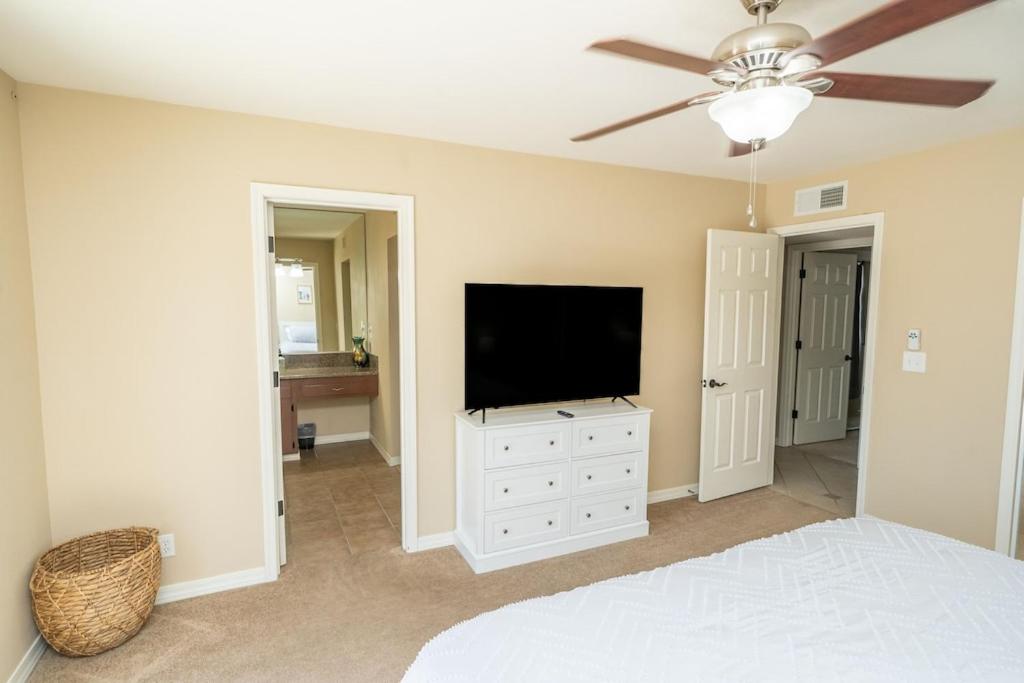 Three-Bedroom House photo 1