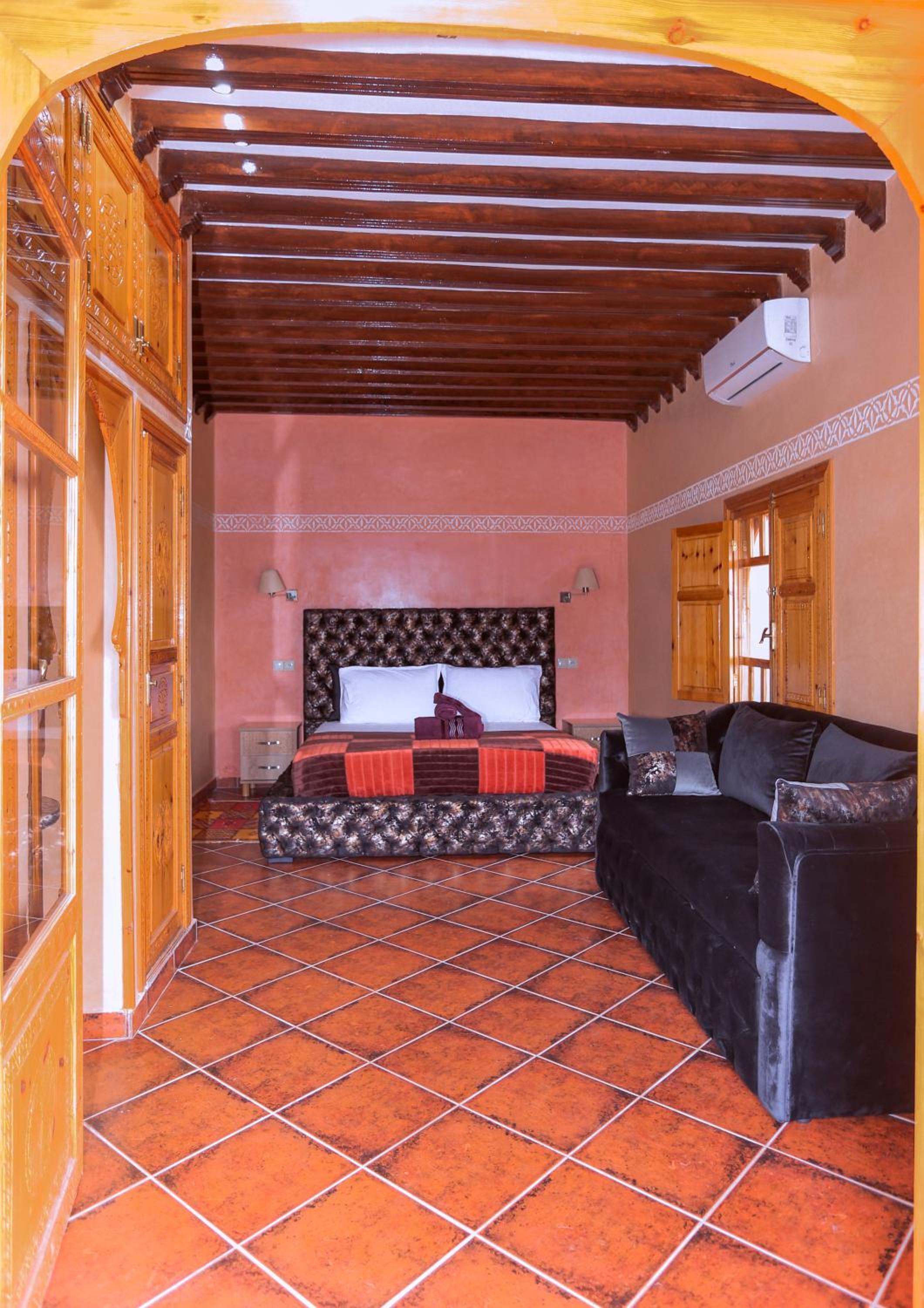 Twin Room with Garden View - Photo 8